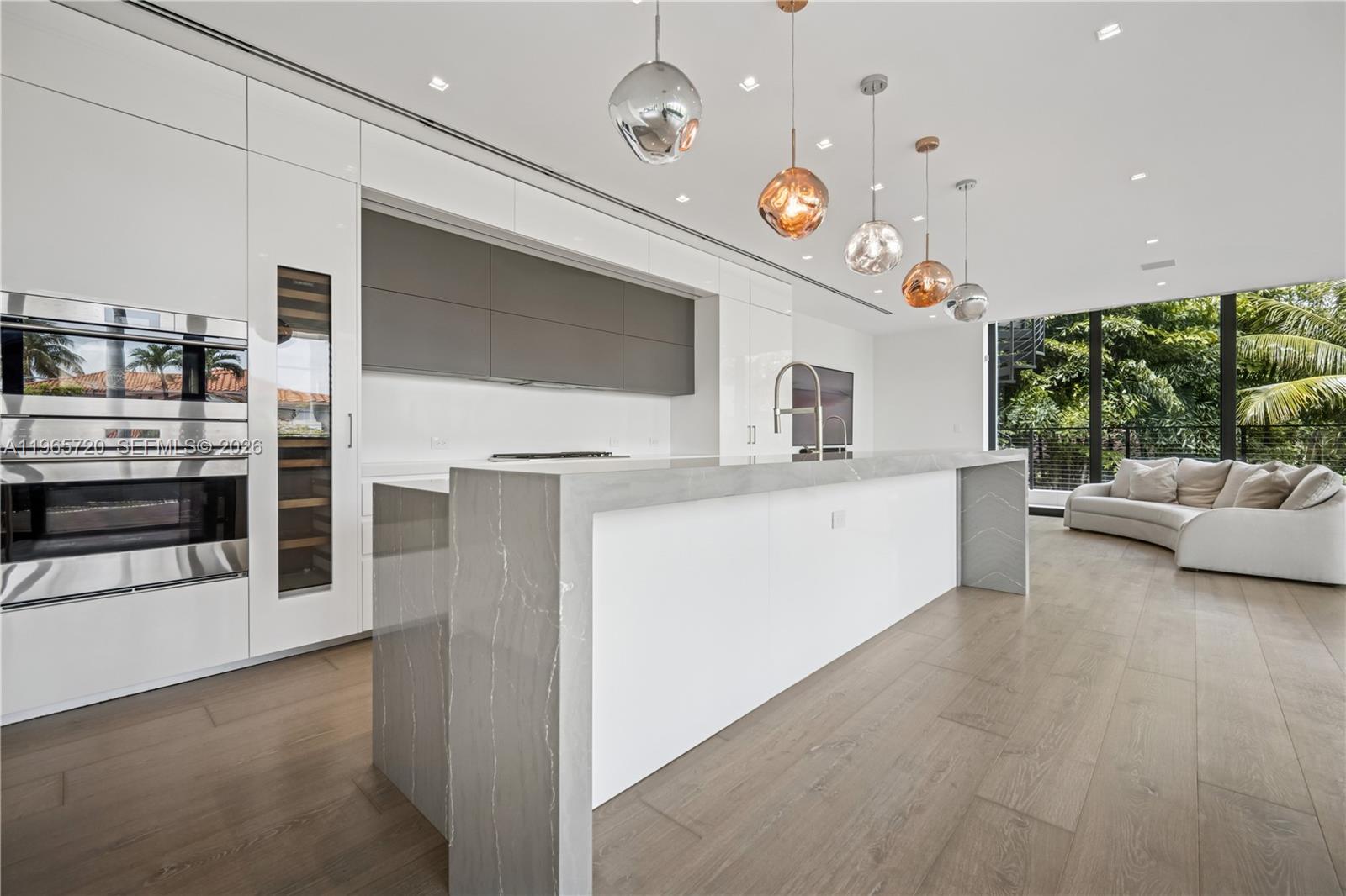 420 N Hibiscus Dr Miami Beach, FL 33139