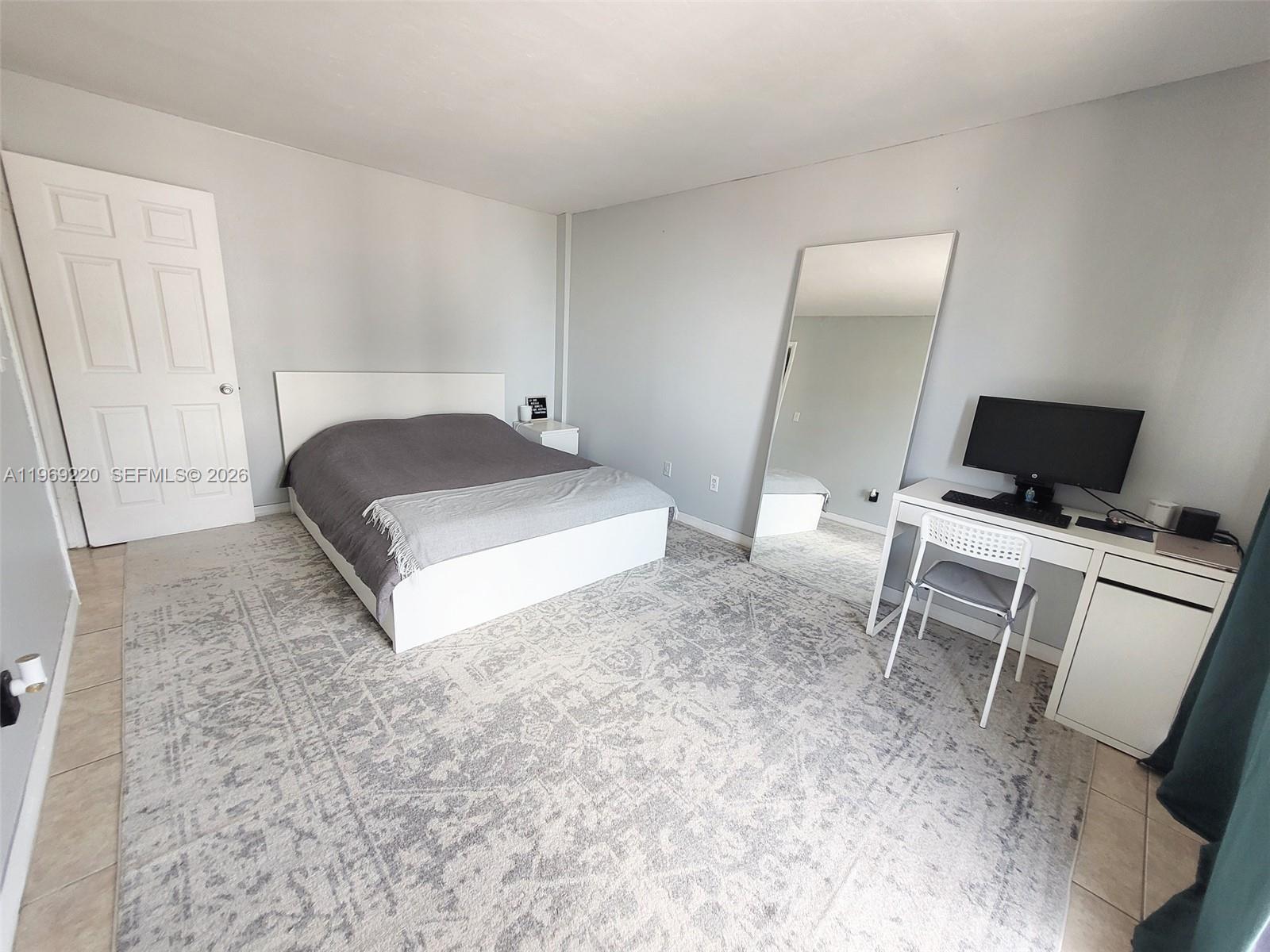 1801 S Treasure Dr #318 North Bay Village, FL 33141