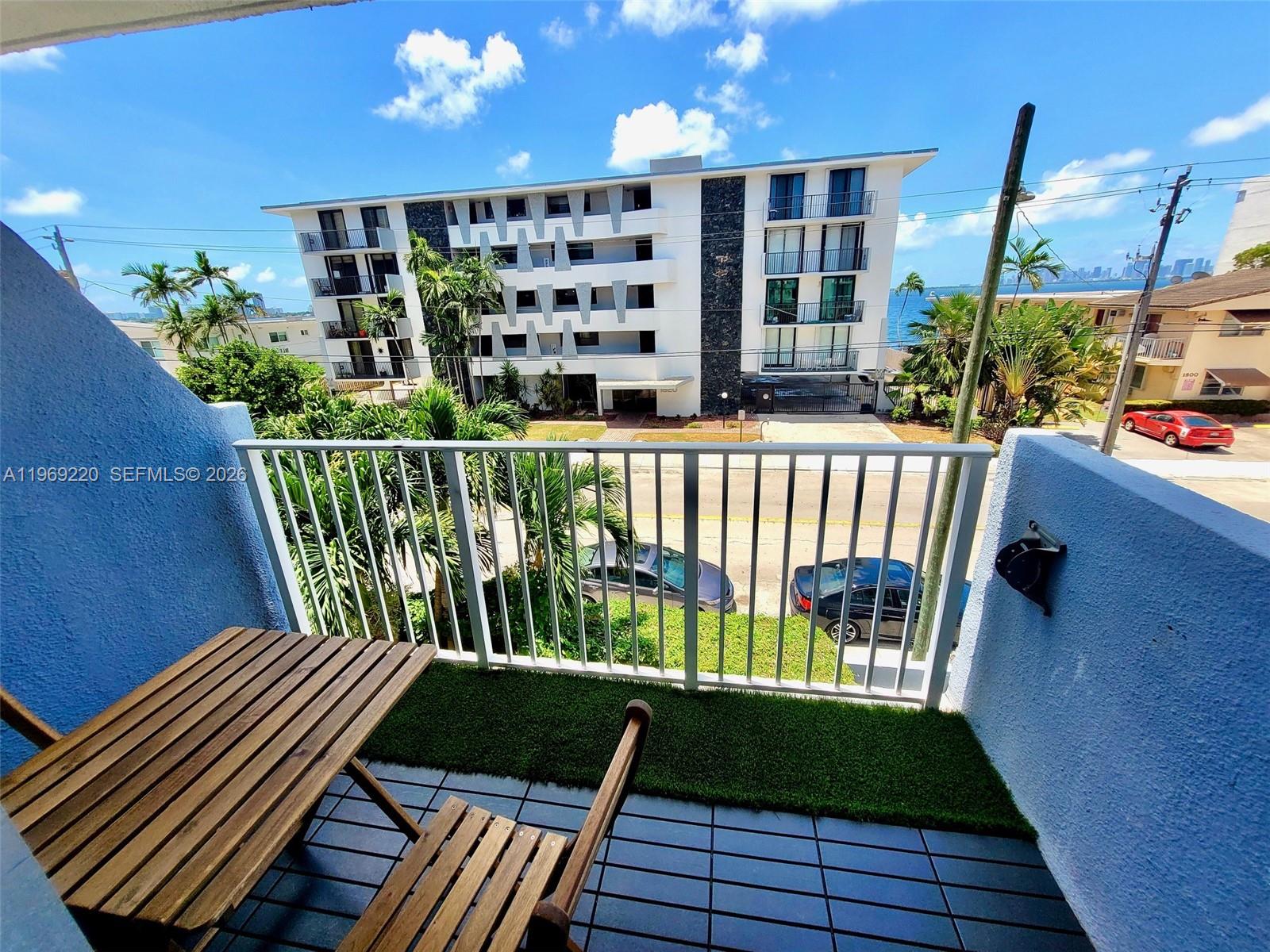 1801 S Treasure Dr #318 North Bay Village, FL 33141