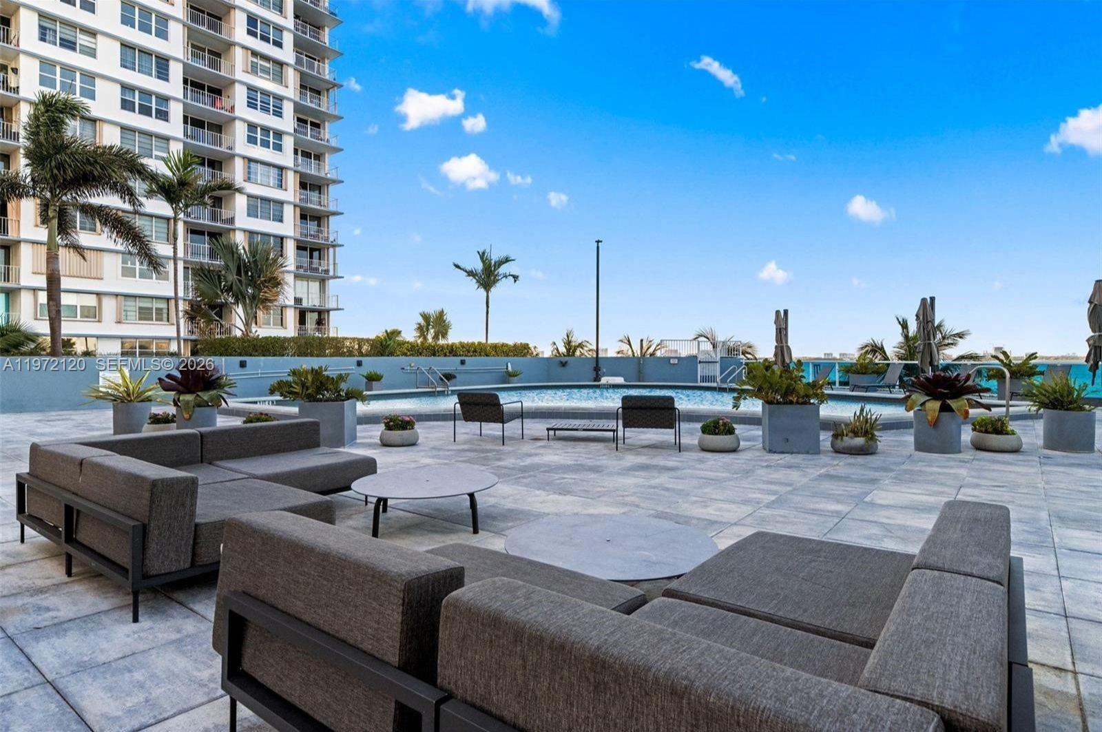 1881 79th St Cswy #1404 North Bay Village, FL 33141