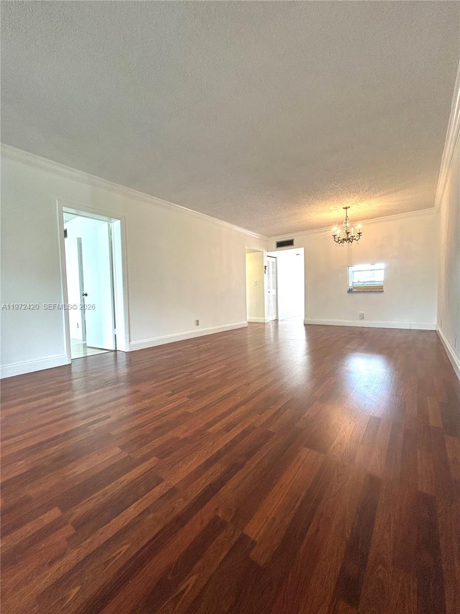 6005 Del Lago Cir #210 Sunrise, FL 33313