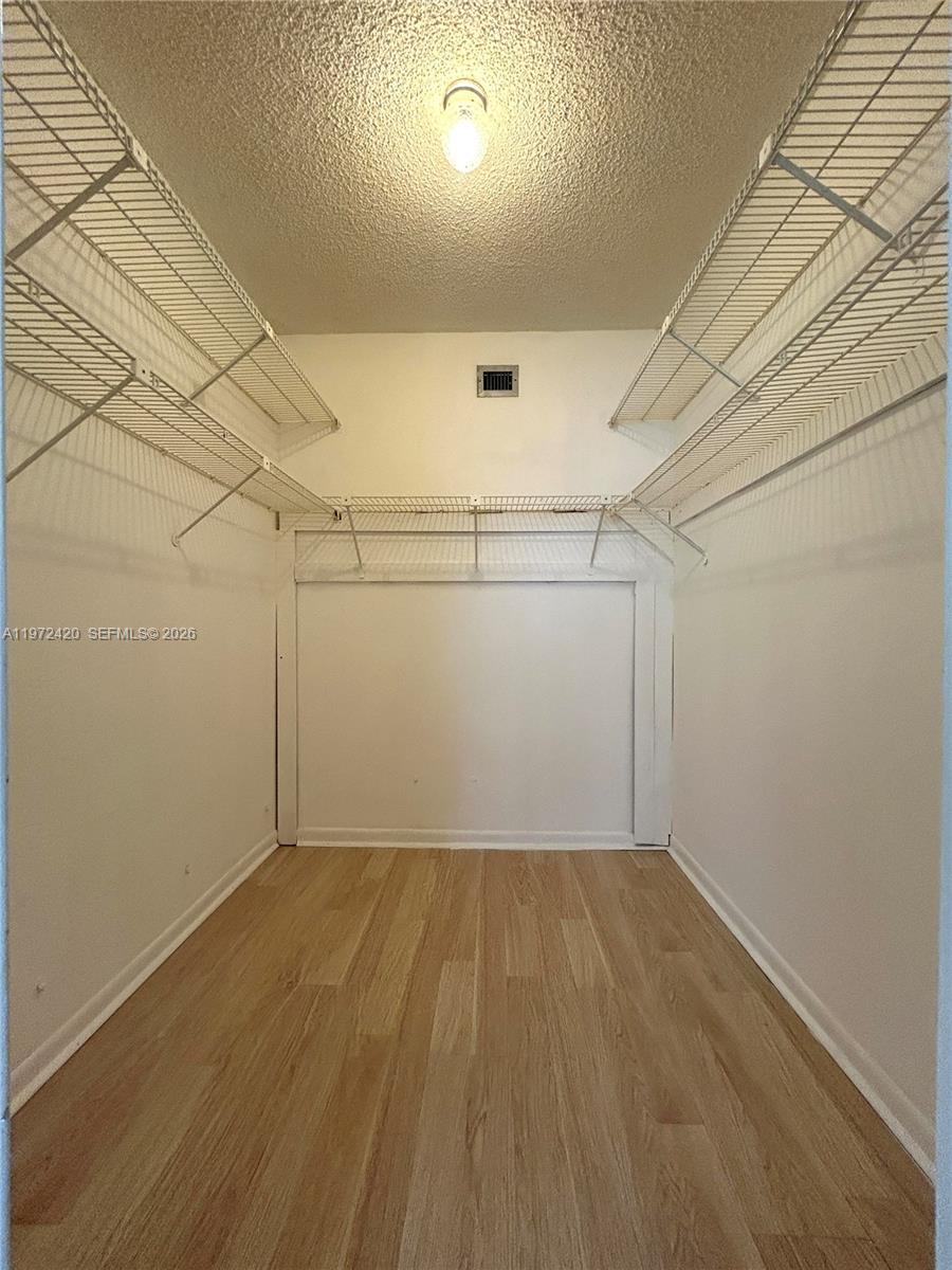 6005 Del Lago Cir #210 Sunrise, FL 33313