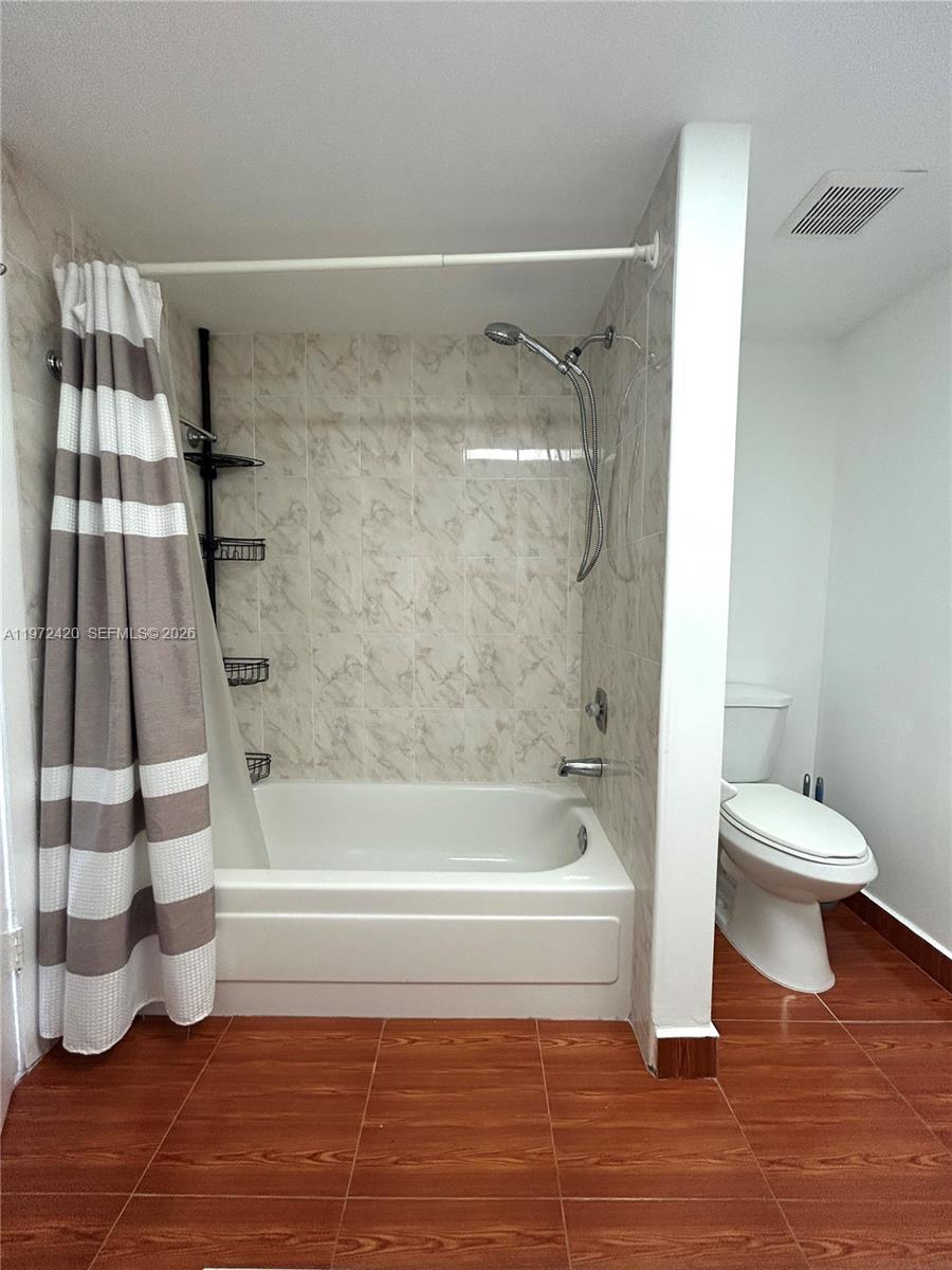 6005 Del Lago Cir #210 Sunrise, FL 33313