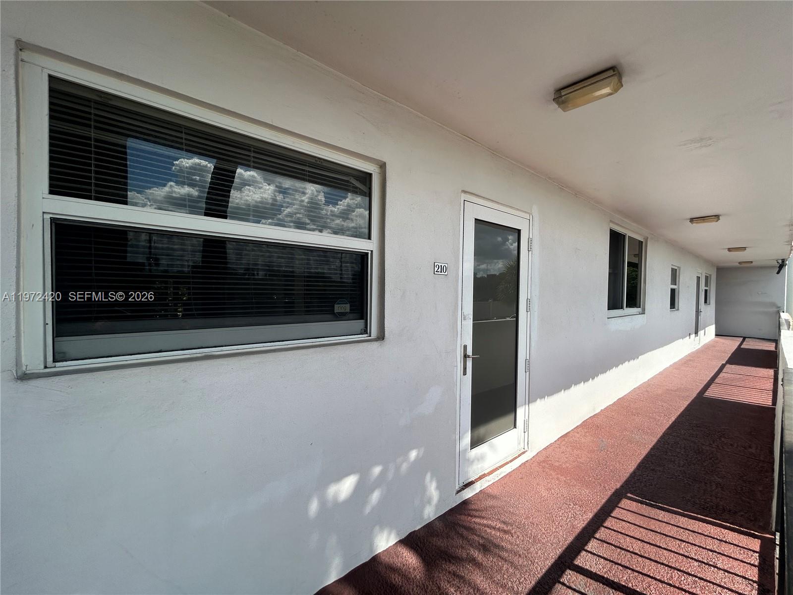 6005 Del Lago Cir #210 Sunrise, FL 33313