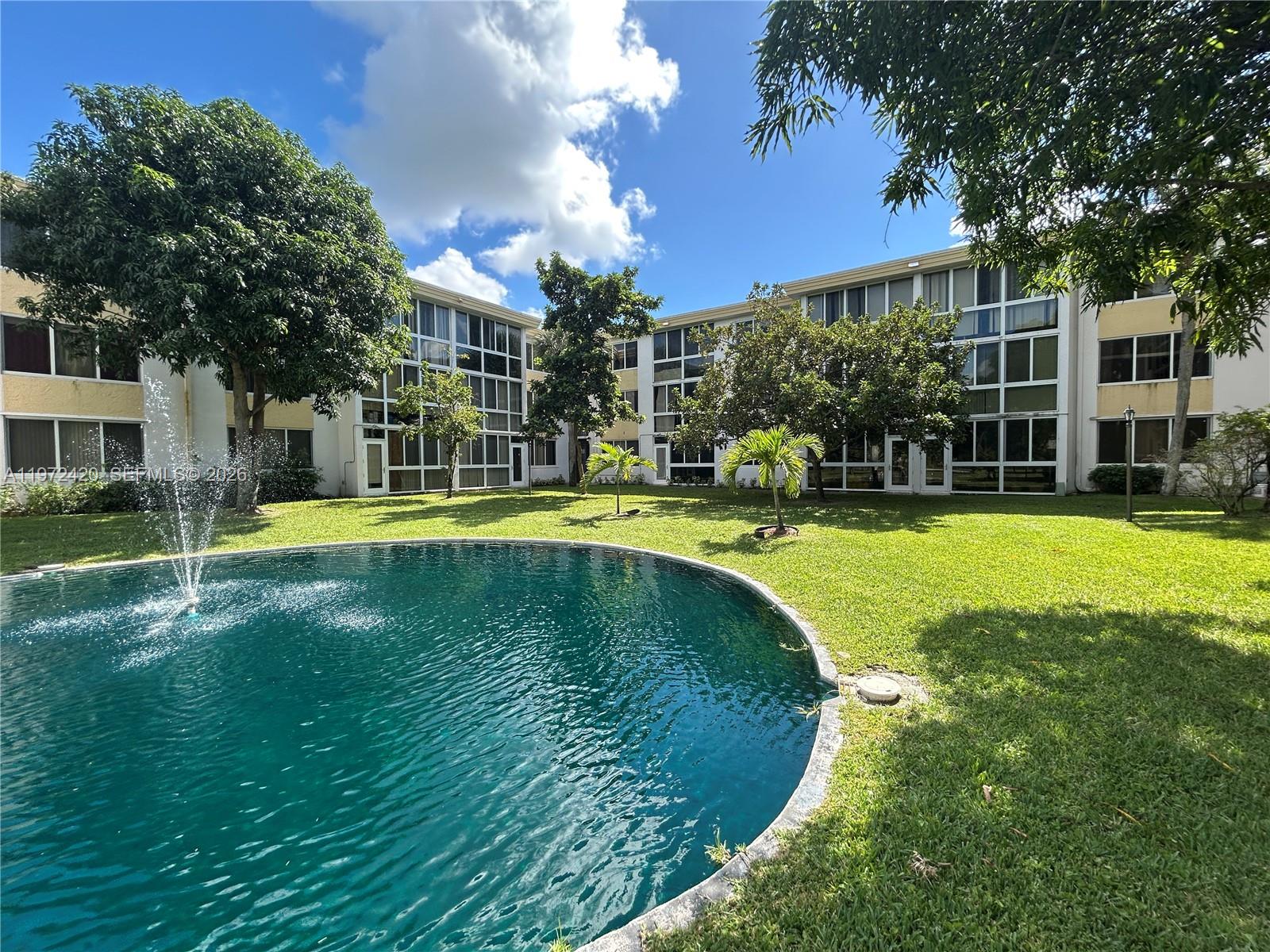 6005 Del Lago Cir #210 Sunrise, FL 33313