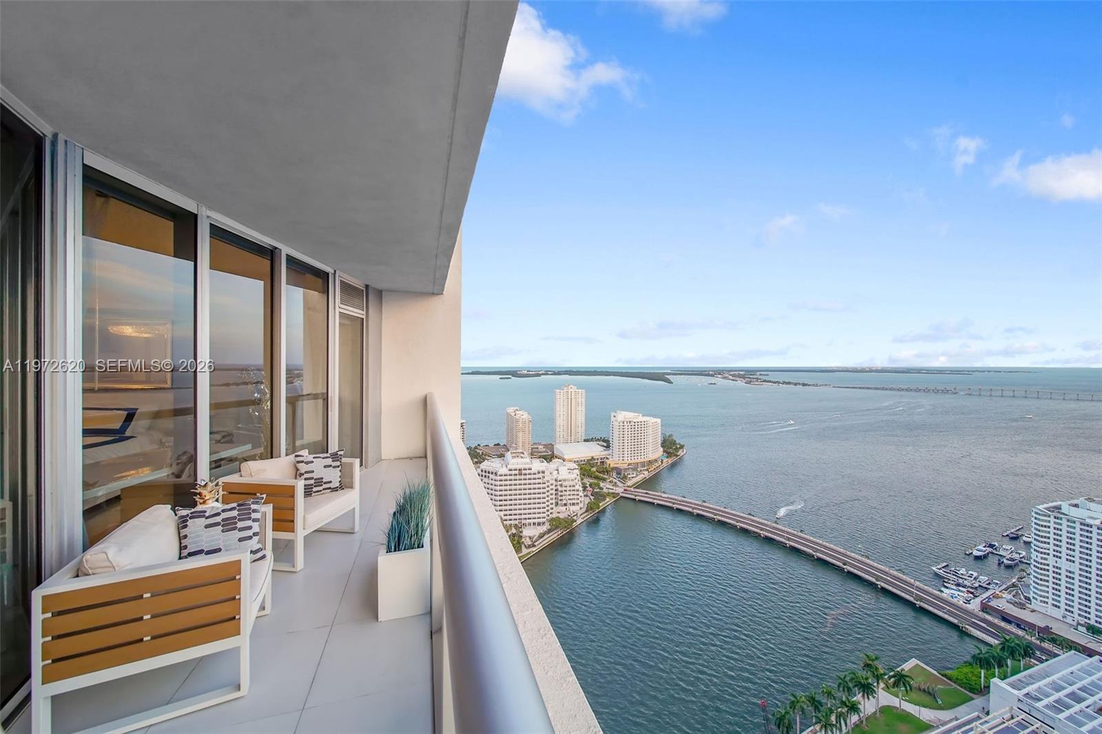 495 Brickell Ave #4209
