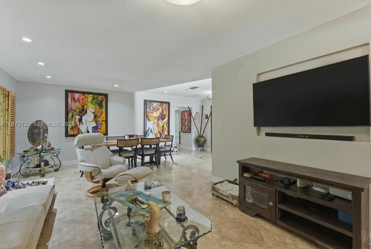 9475 SW 70th St Miami, FL 33173