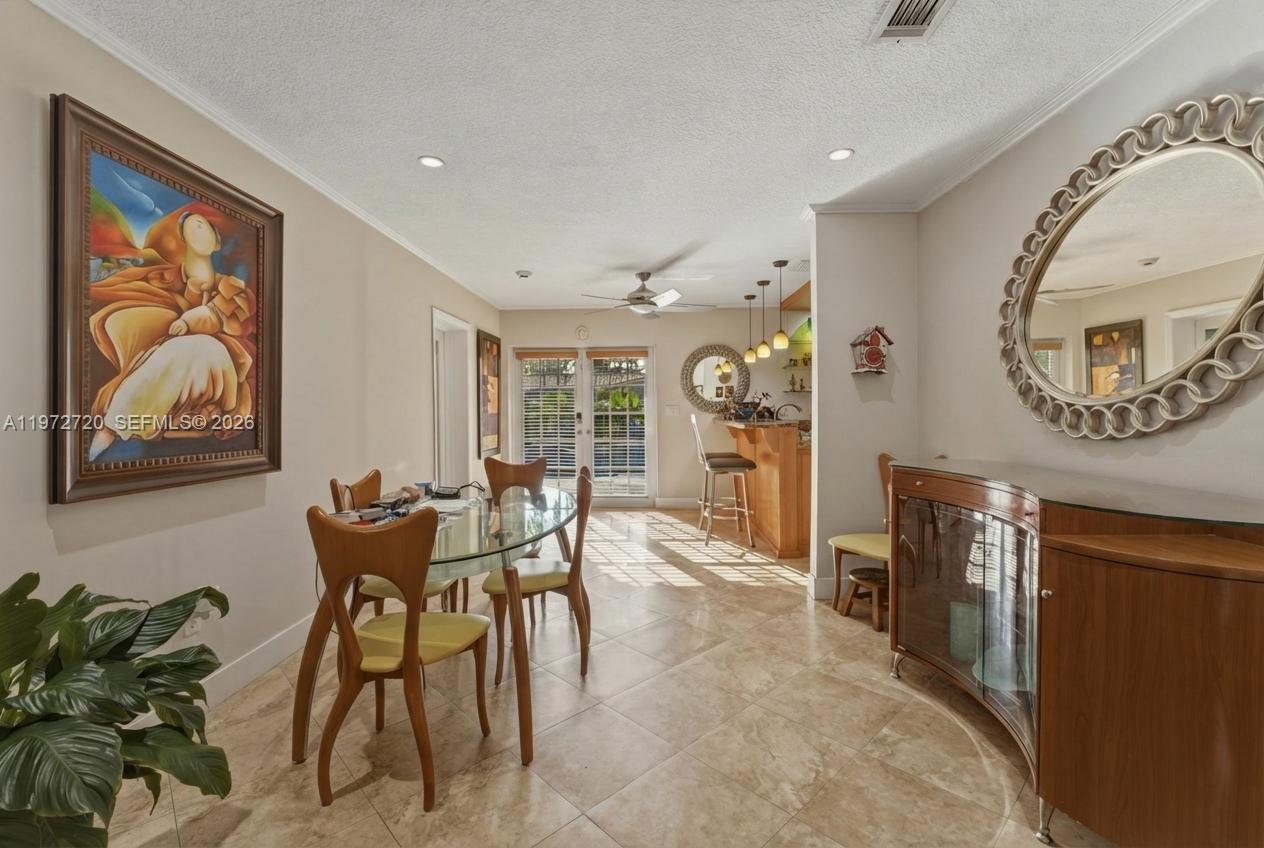 9475 SW 70th St Miami, FL 33173