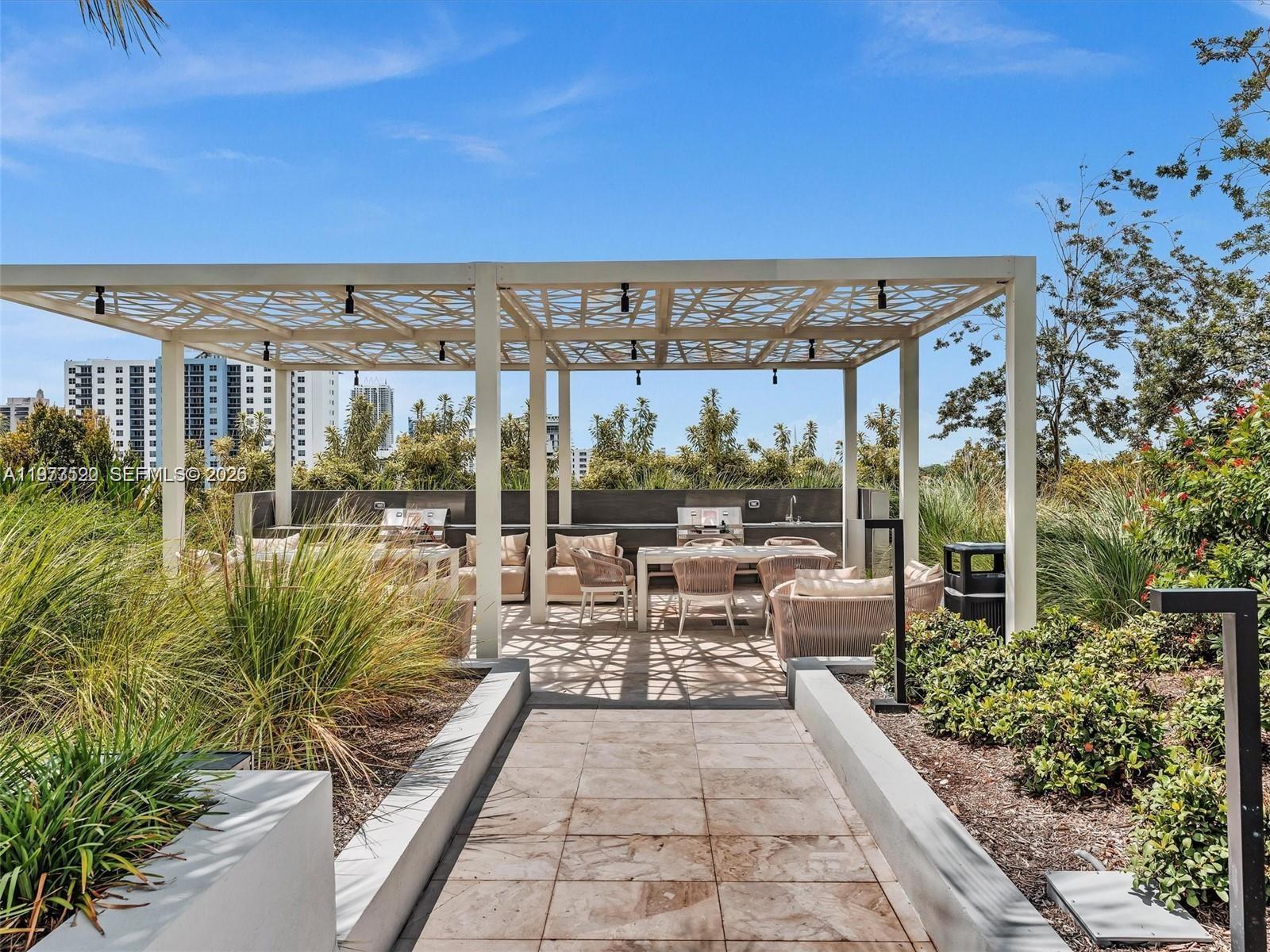 580 72nd St #1801 Miami Beach, FL 33141