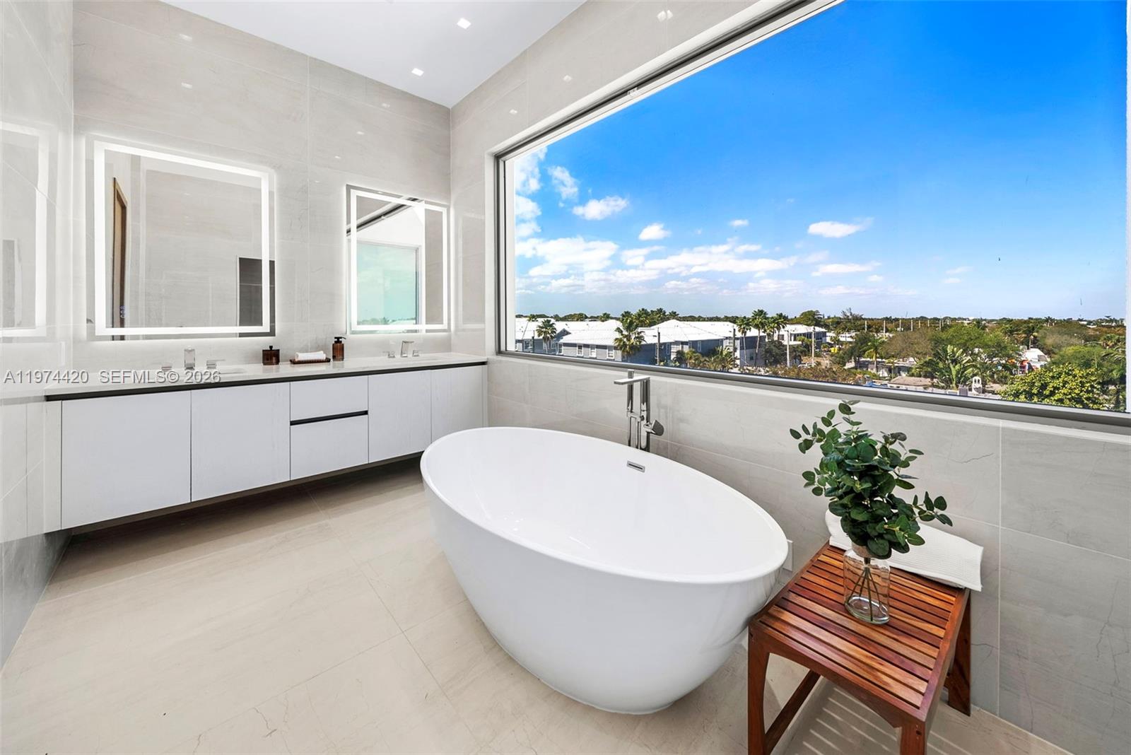 246 Ne 6th Ave #PH Delray Beach, FL 33483