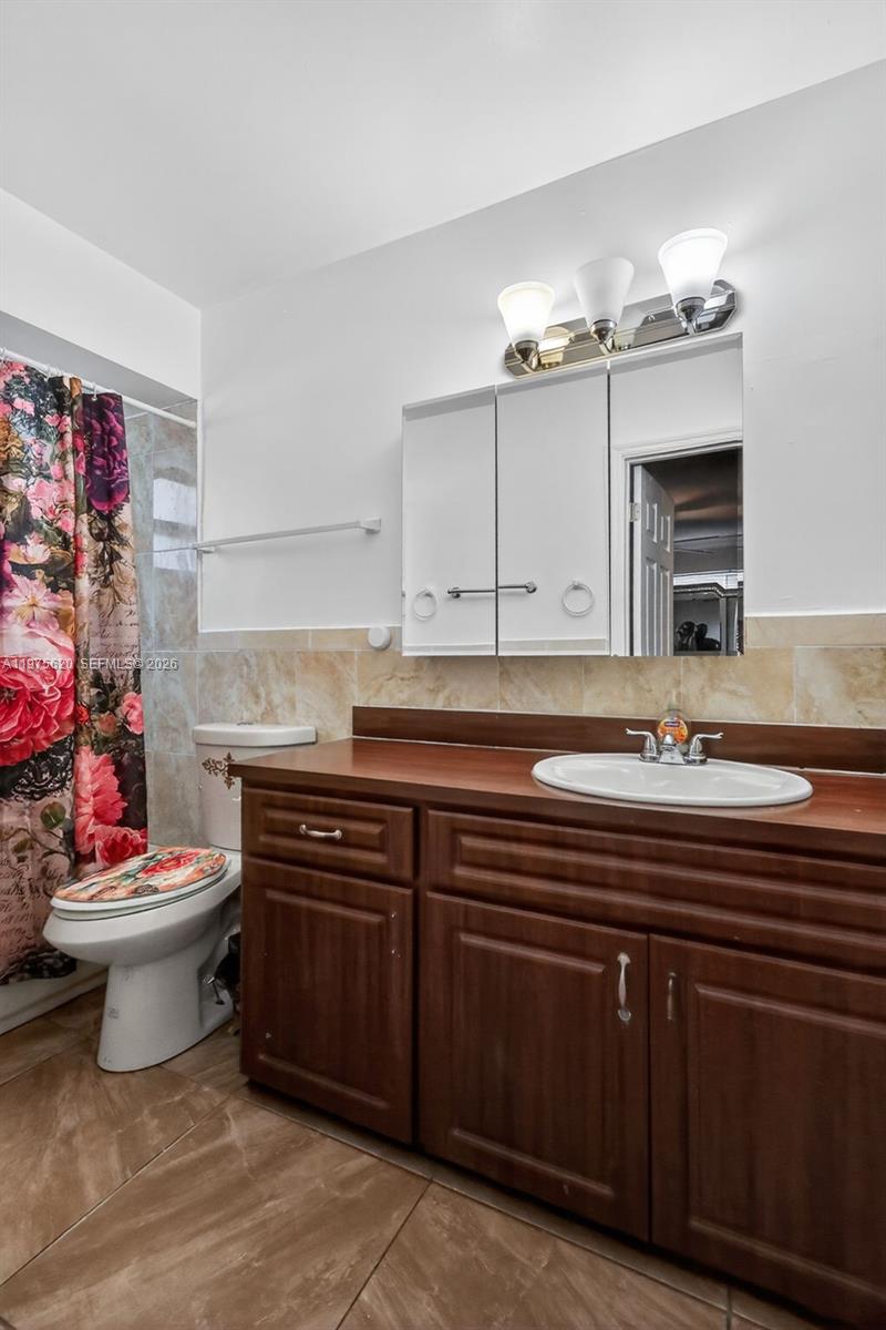 834 NW 115th St Miami, FL 33168