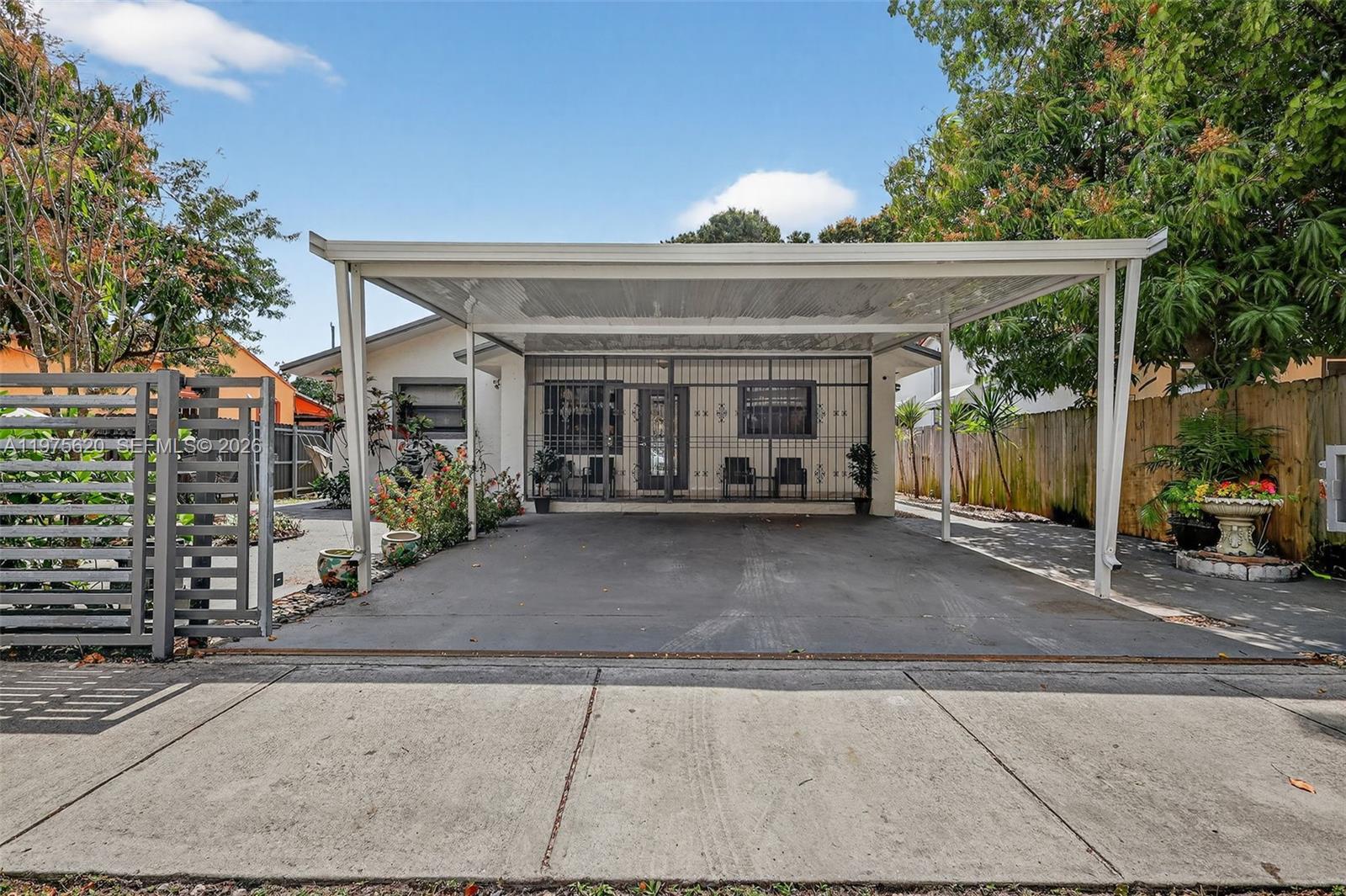 834 NW 115th St Miami, FL 33168