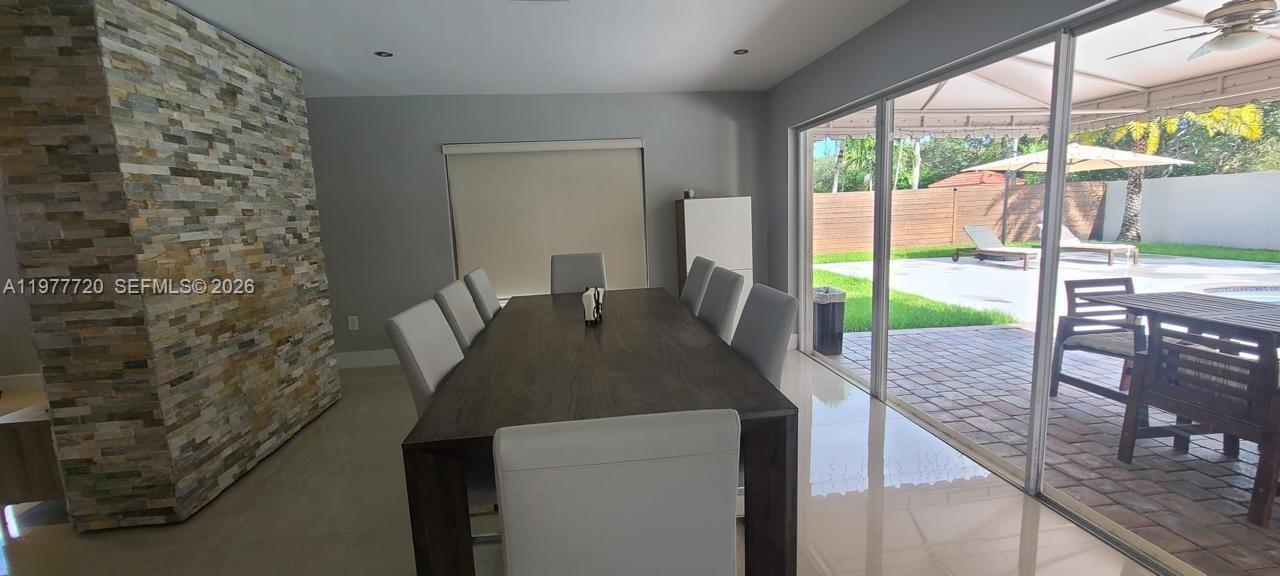 8826 NW 189th Ter Hialeah, FL 33018