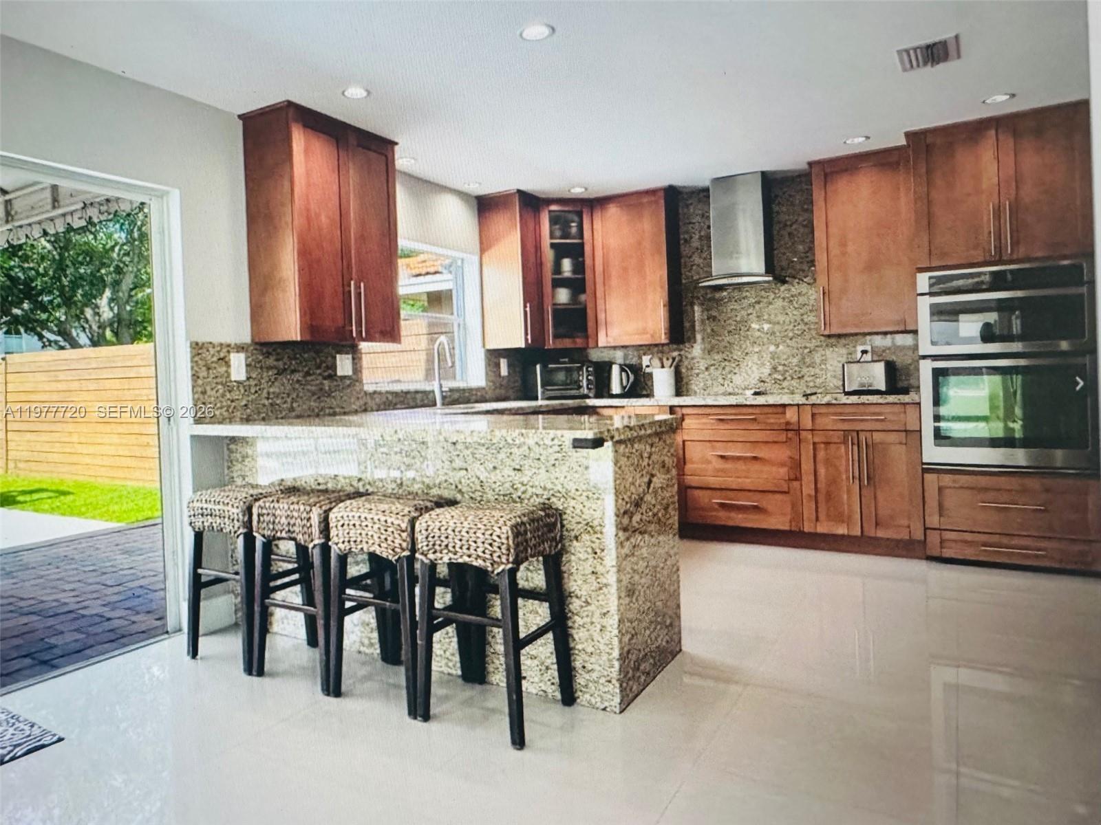 8826 NW 189th Ter Hialeah, FL 33018