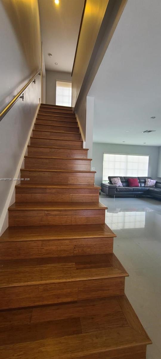 8826 NW 189th Ter Hialeah, FL 33018