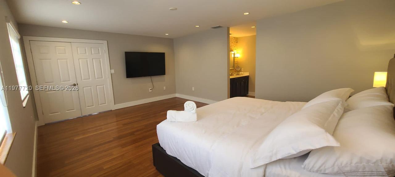 8826 NW 189th Ter Hialeah, FL 33018