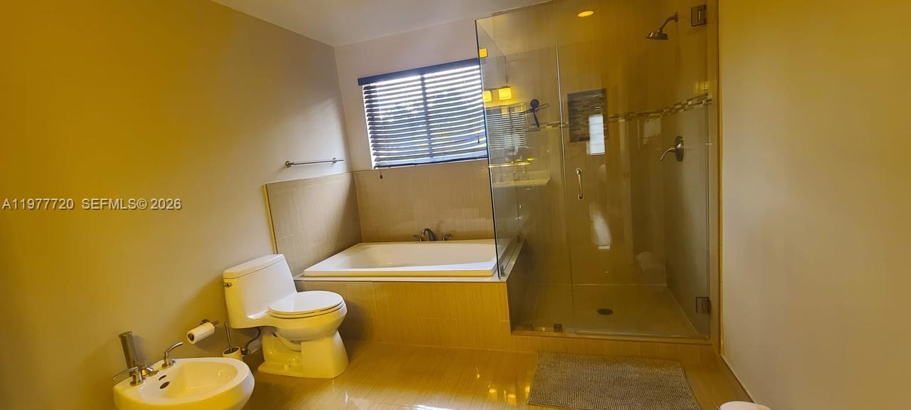 8826 NW 189th Ter Hialeah, FL 33018