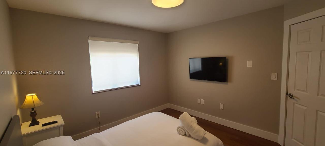 8826 NW 189th Ter Hialeah, FL 33018