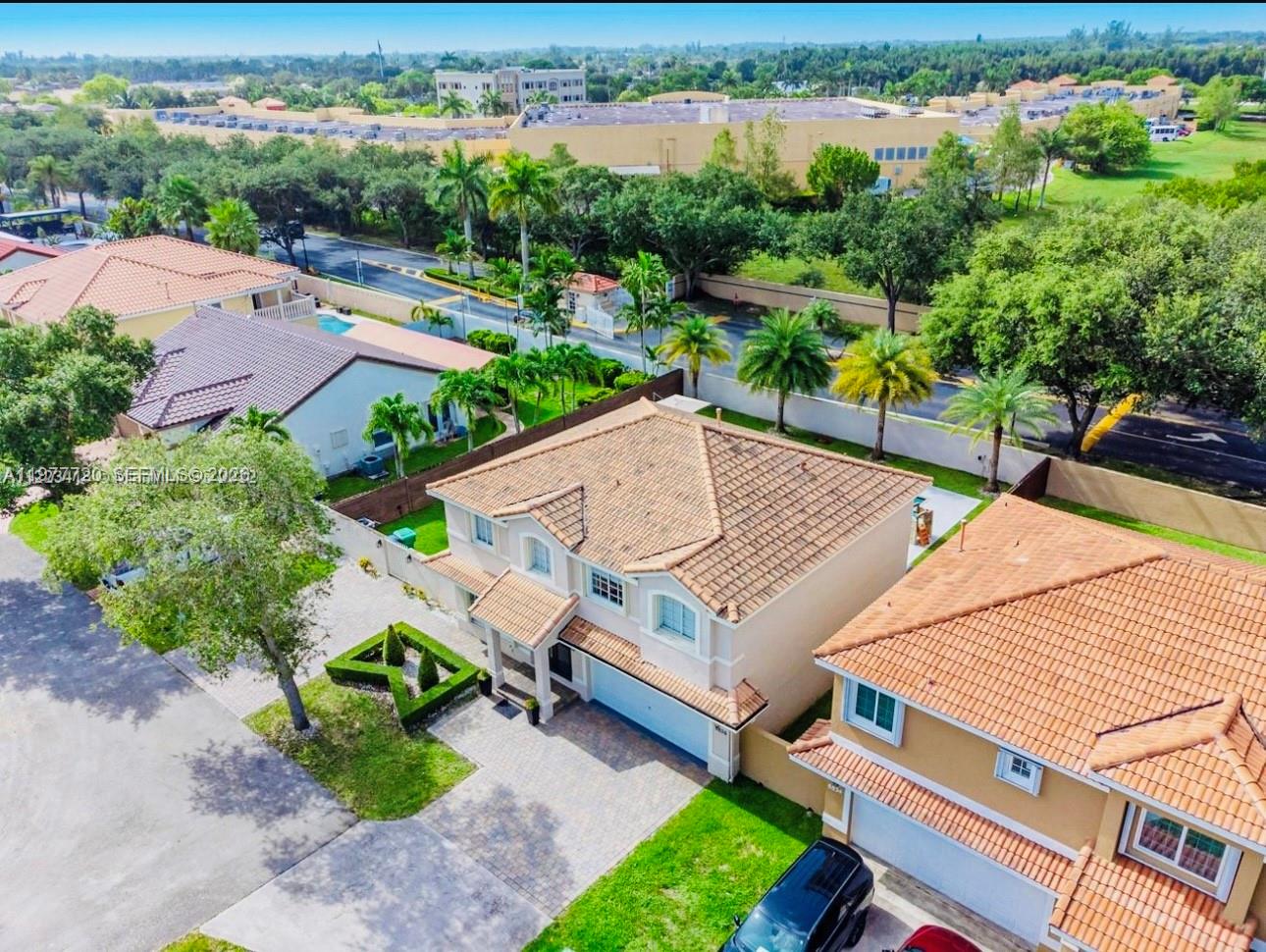 8826 NW 189th Ter Hialeah, FL 33018