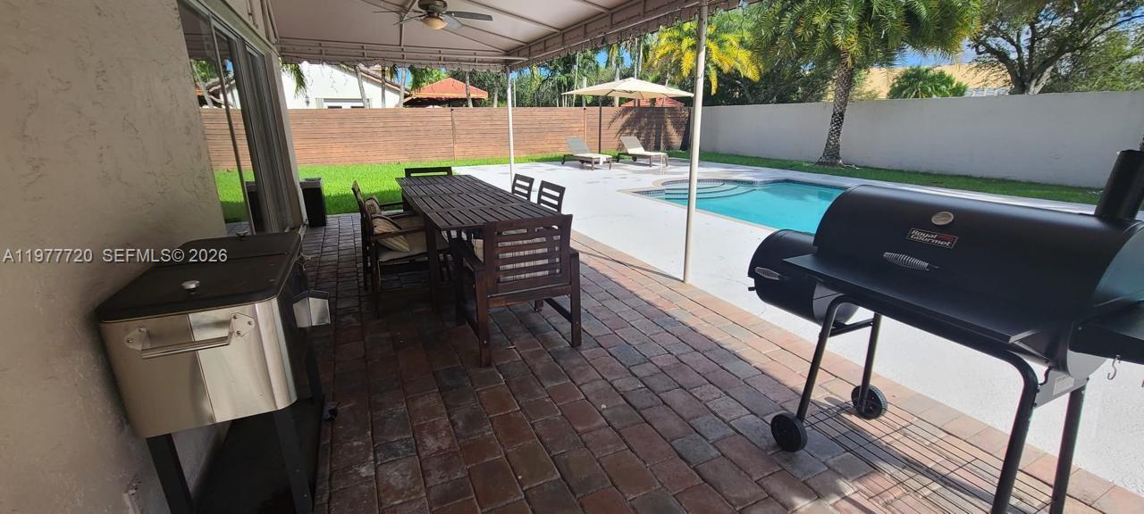 8826 NW 189th Ter Hialeah, FL 33018