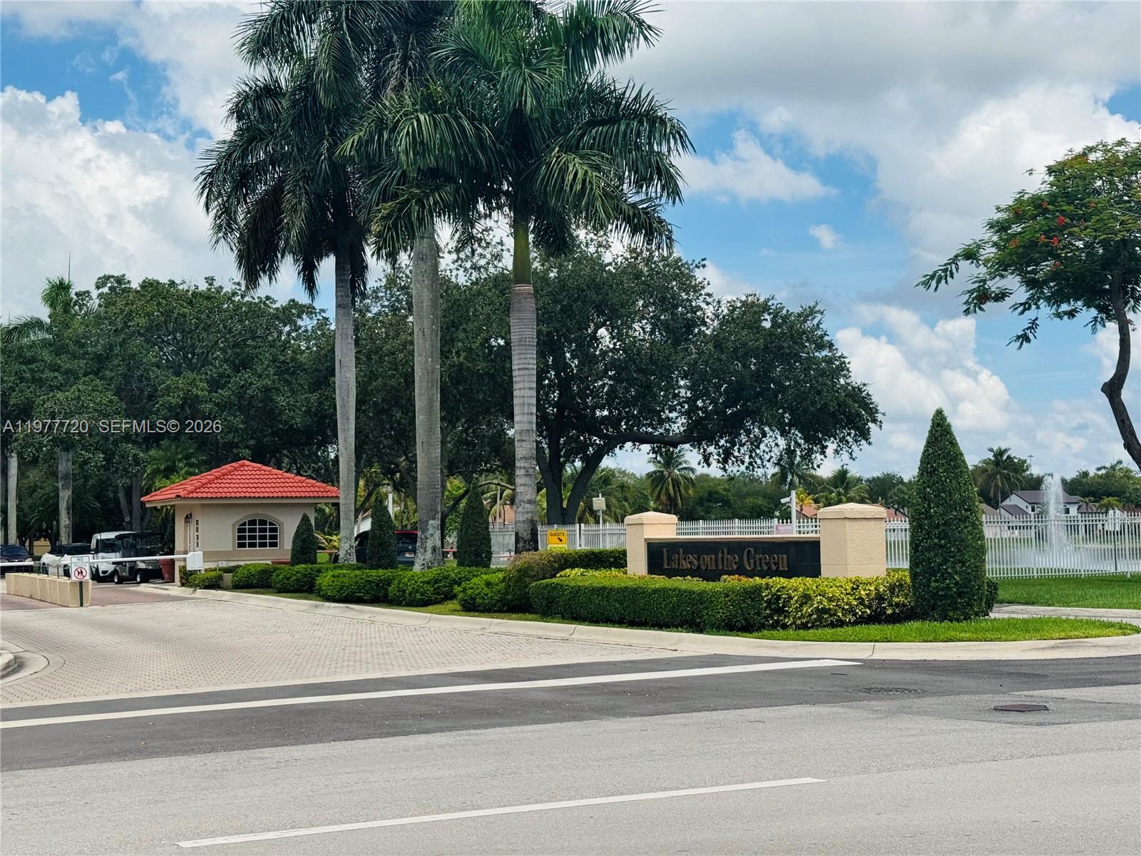 8826 NW 189th Ter Hialeah, FL 33018