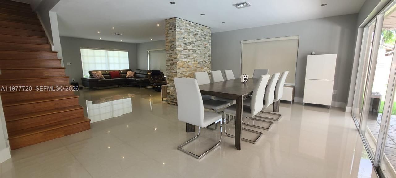 8826 NW 189th Ter Hialeah, FL 33018