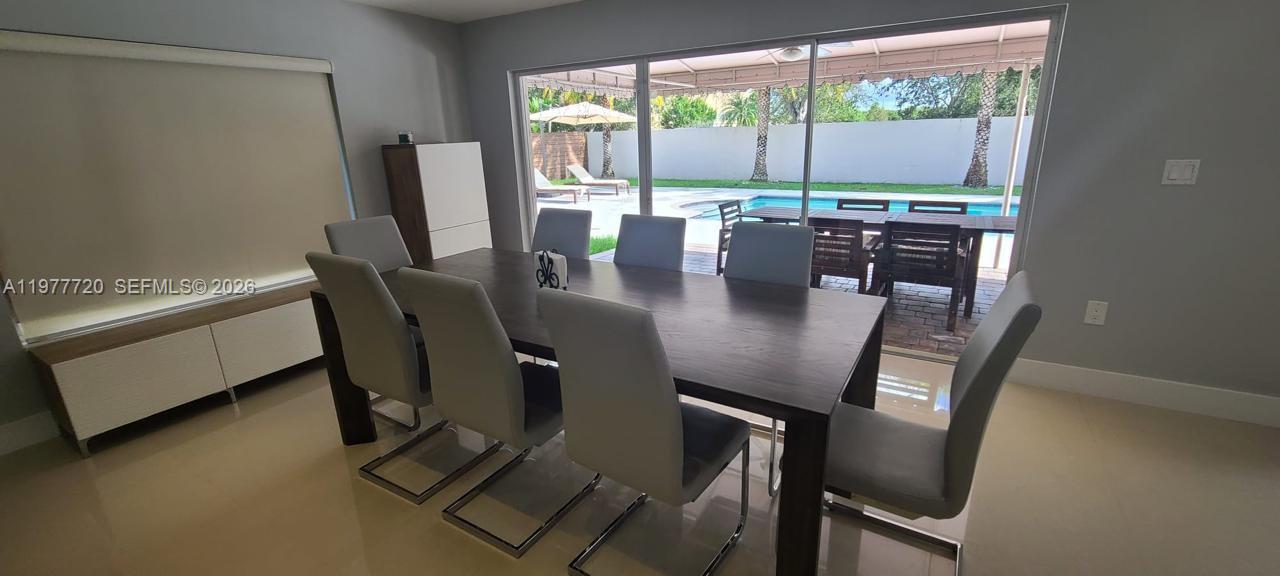 8826 NW 189th Ter Hialeah, FL 33018