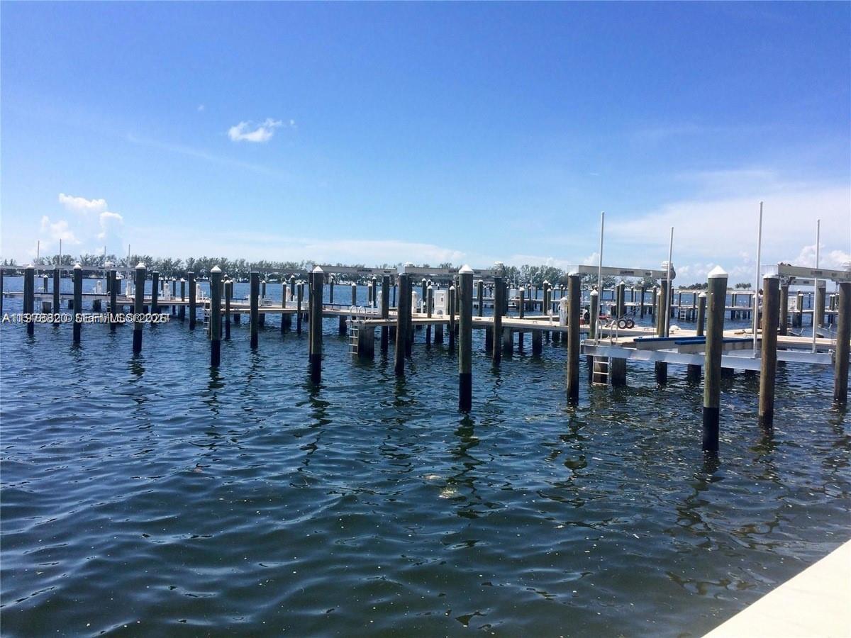 image Brickell Place I12