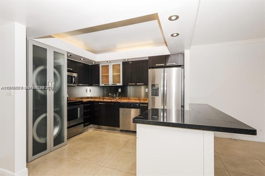 image Brickell Place I3