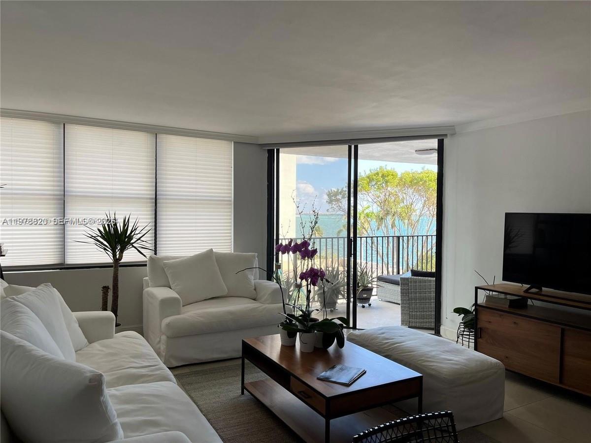 image Brickell Place I7