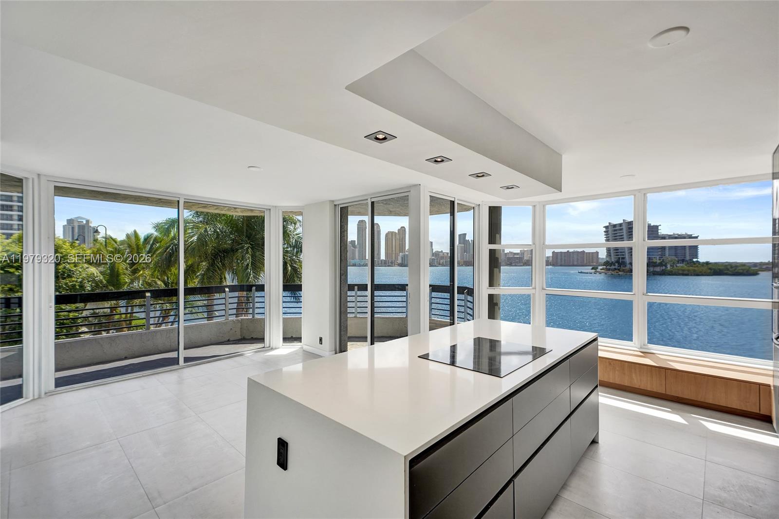 3530 Mystic Pointe Dr #415 Aventura, FL 33180