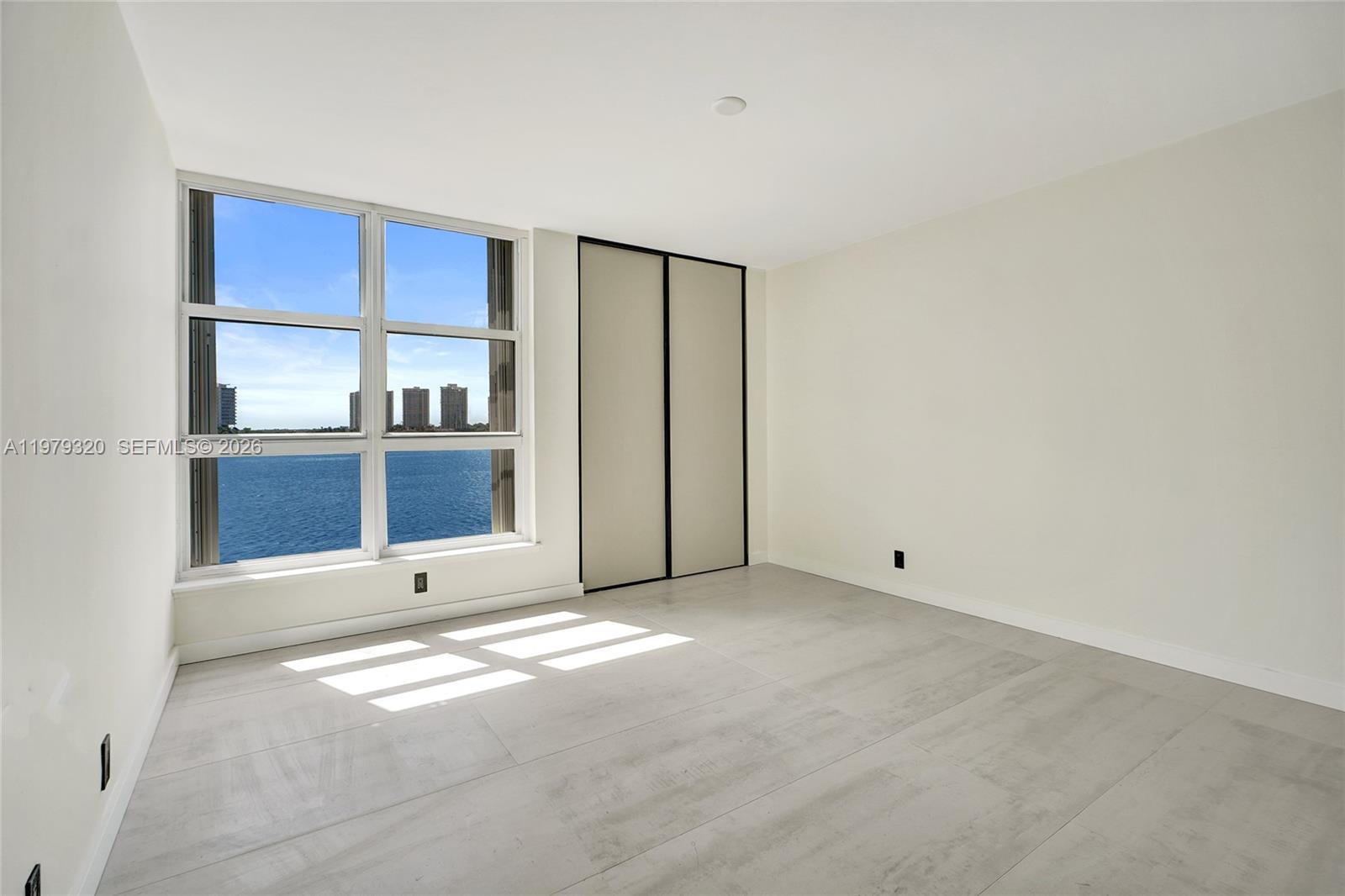 3530 Mystic Pointe Dr #415 Aventura, FL 33180