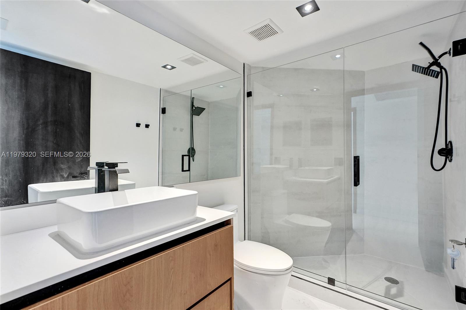 3530 Mystic Pointe Dr #415 Aventura, FL 33180