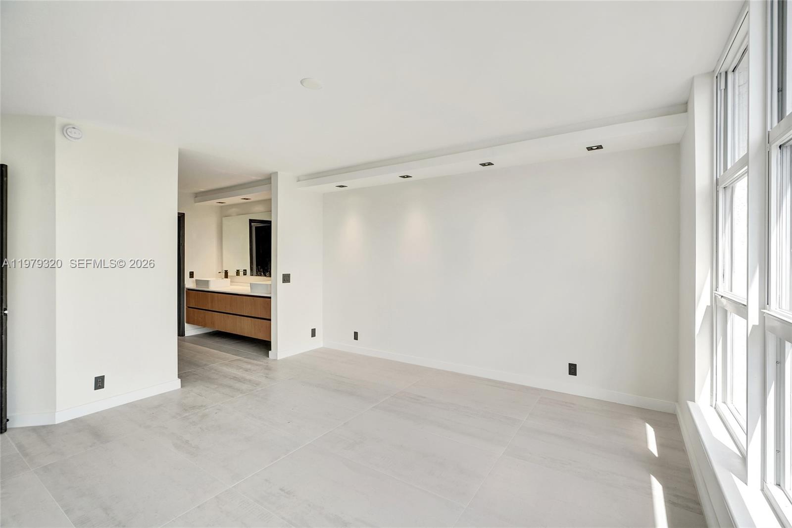 3530 Mystic Pointe Dr #415 Aventura, FL 33180