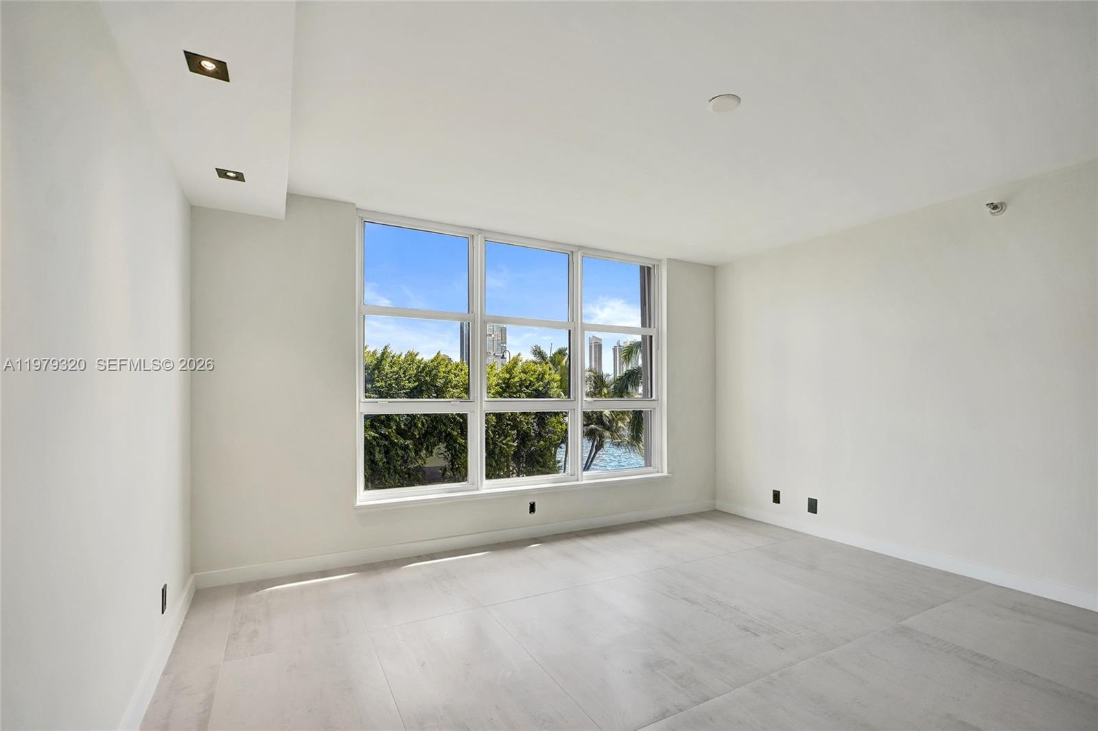 3530 Mystic Pointe Dr #415 Aventura, FL 33180