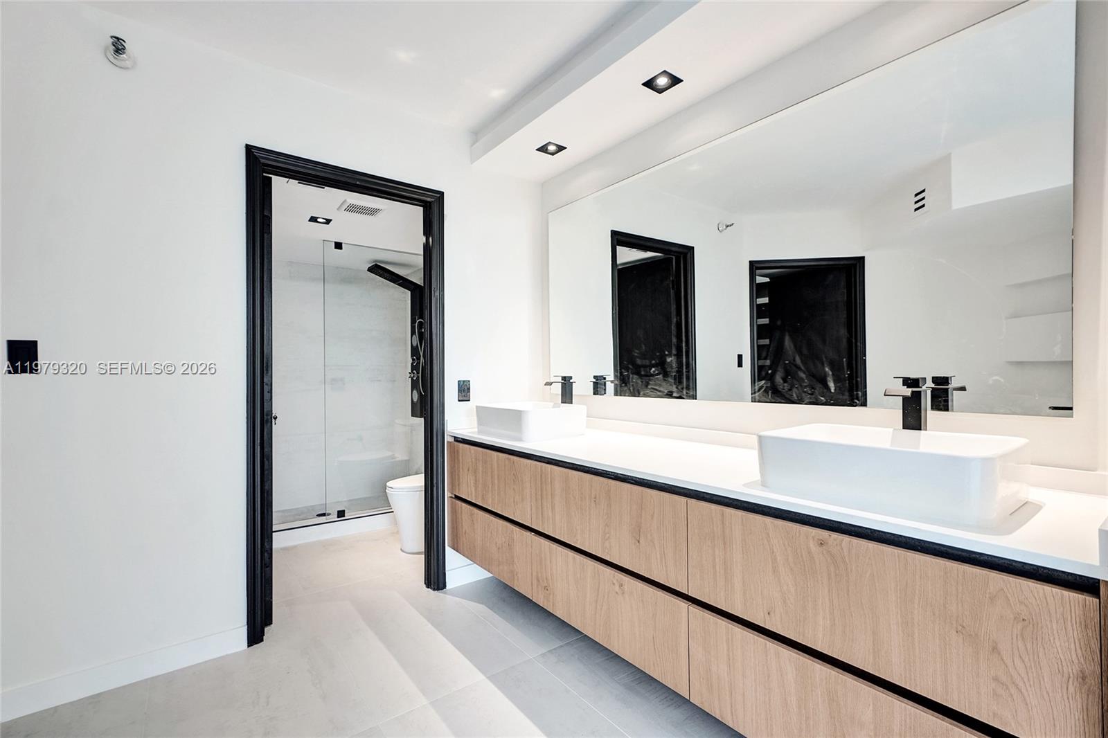 3530 Mystic Pointe Dr #415 Aventura, FL 33180