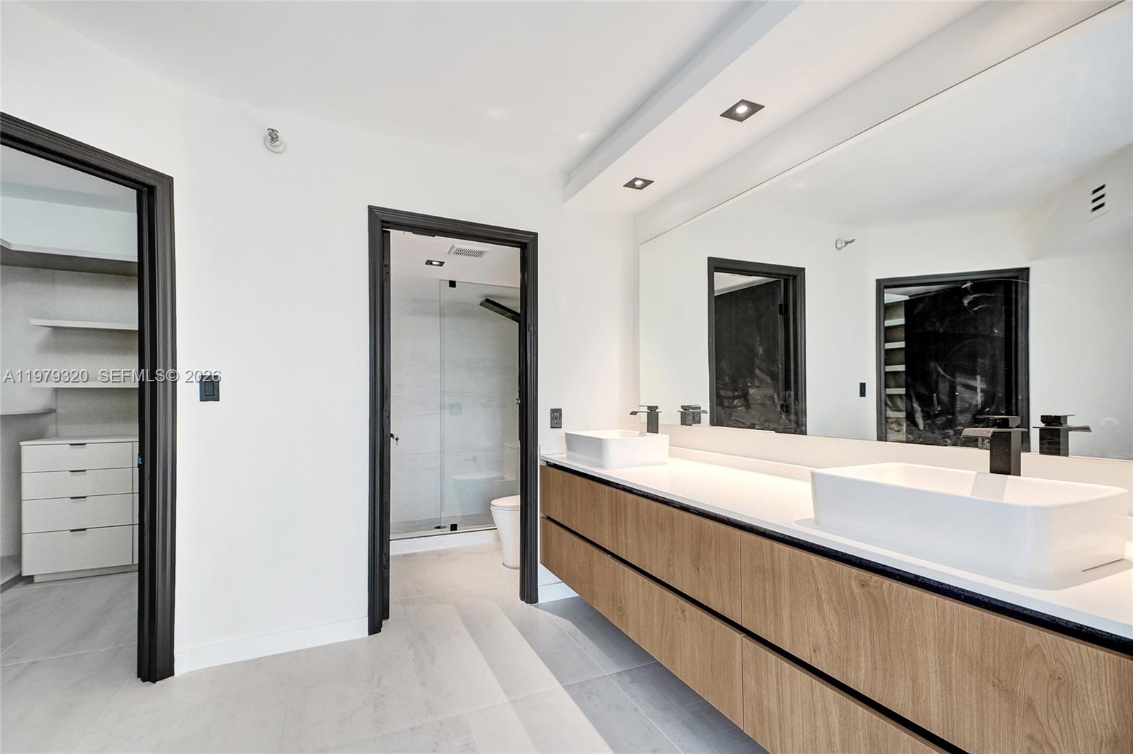 3530 Mystic Pointe Dr #415 Aventura, FL 33180