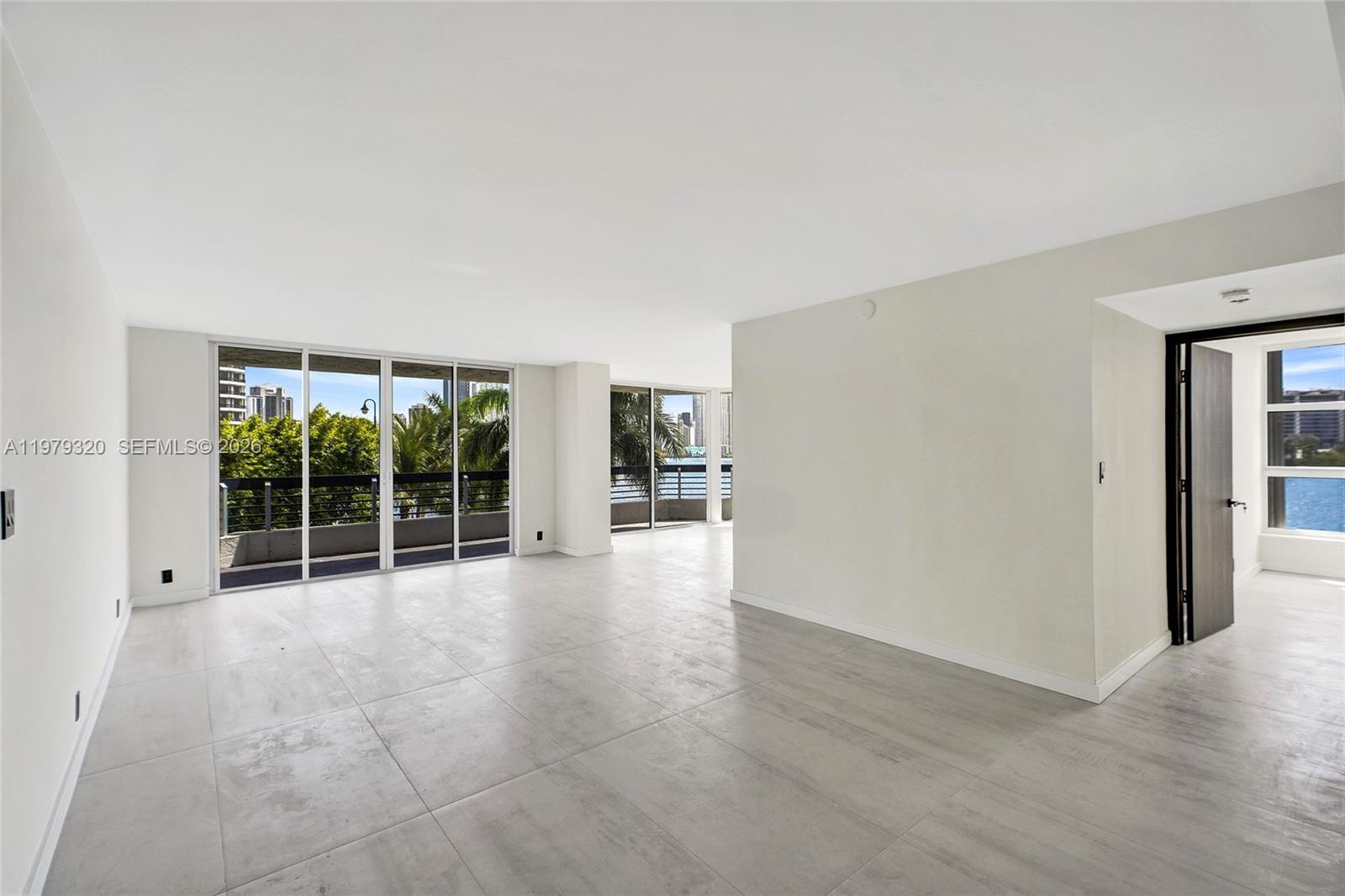 3530 Mystic Pointe Dr #415 Aventura, FL 33180