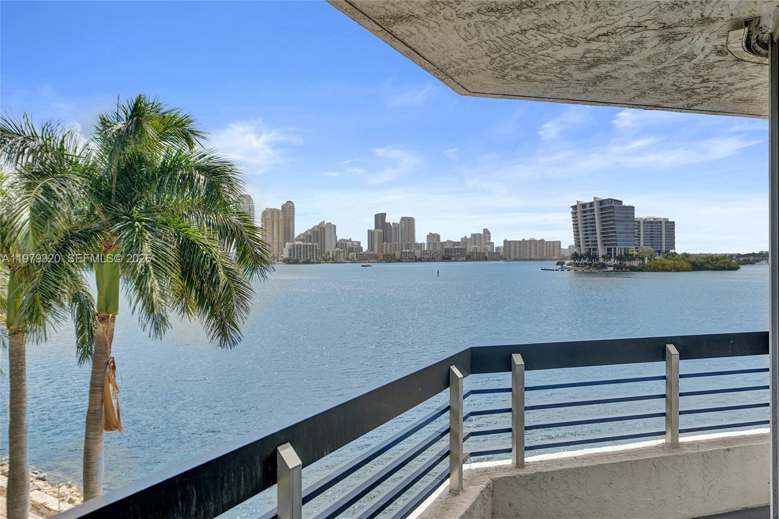 3530 Mystic Pointe Dr #415 Aventura, FL 33180