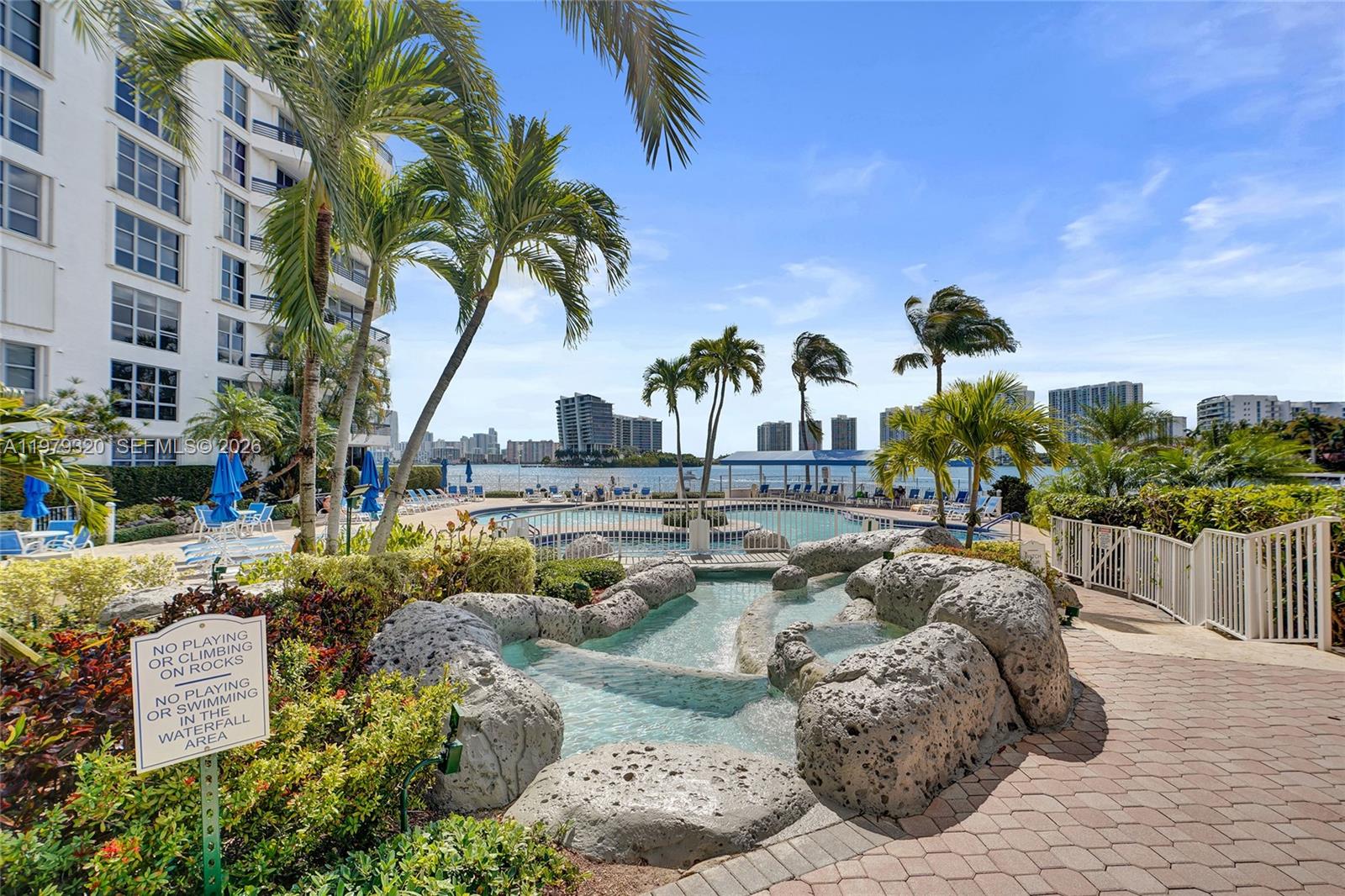3530 Mystic Pointe Dr #415 Aventura, FL 33180