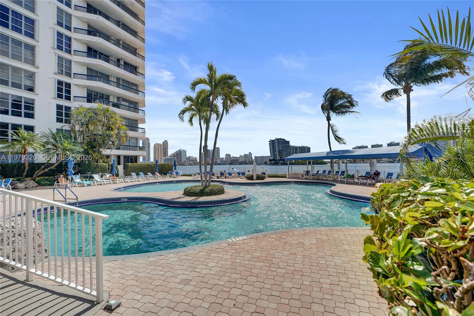 3530 Mystic Pointe Dr #415 Aventura, FL 33180