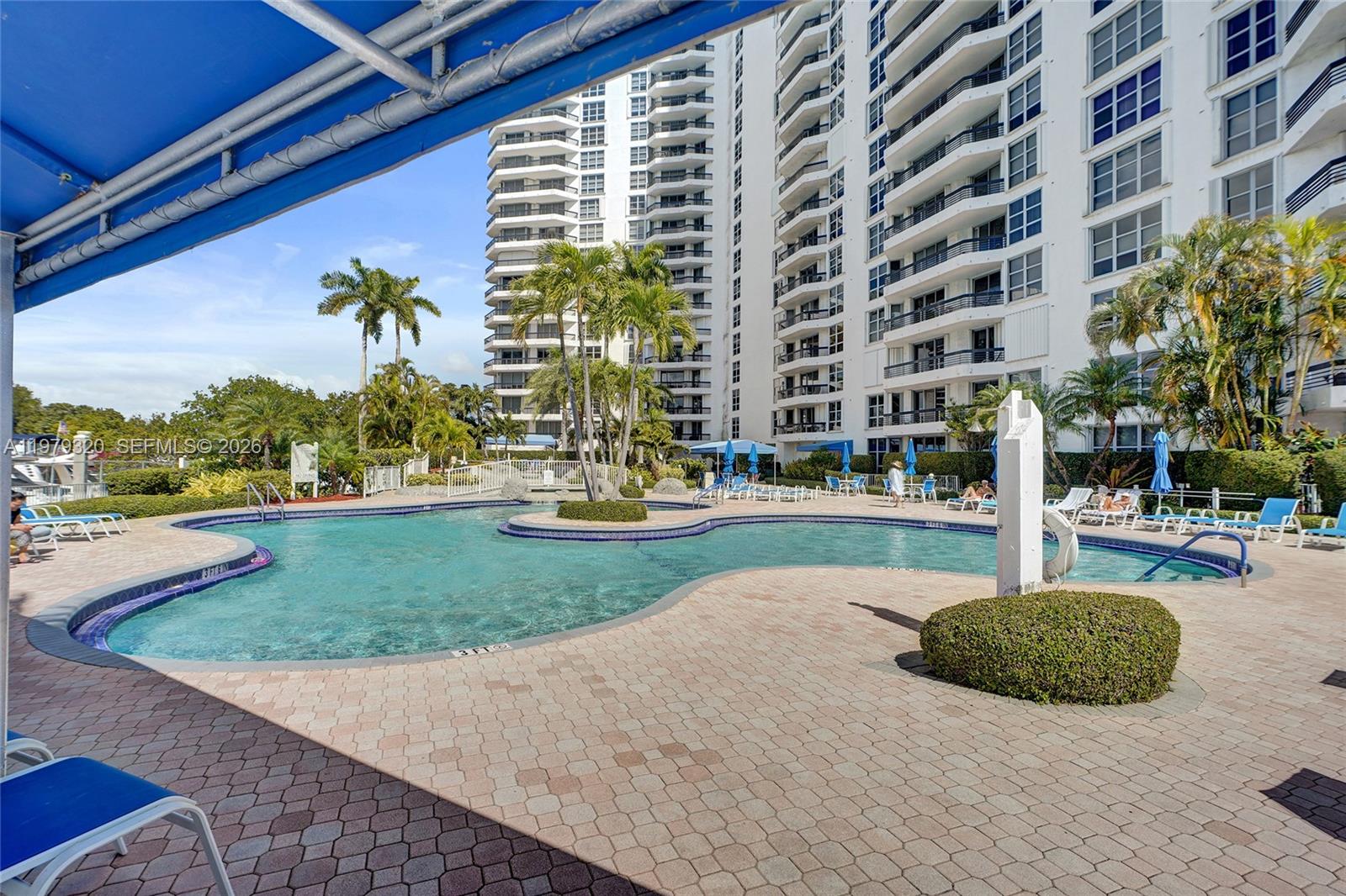 3530 Mystic Pointe Dr #415 Aventura, FL 33180