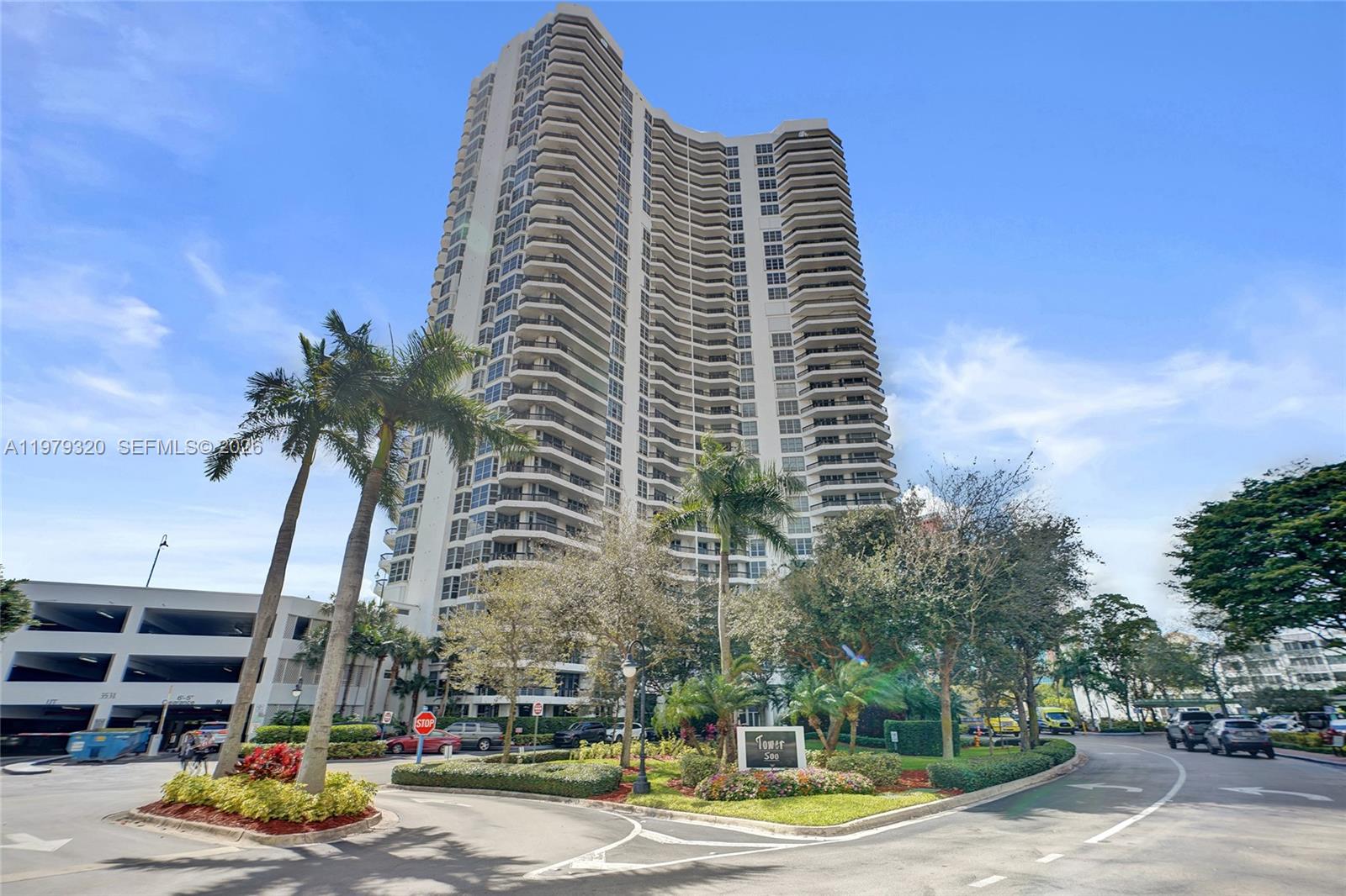 3530 Mystic Pointe Dr #415 Aventura, FL 33180