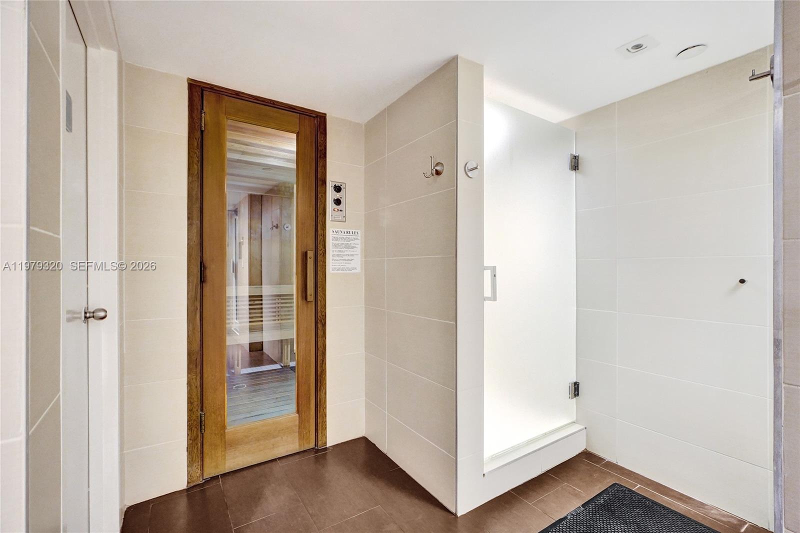 3530 Mystic Pointe Dr #415 Aventura, FL 33180