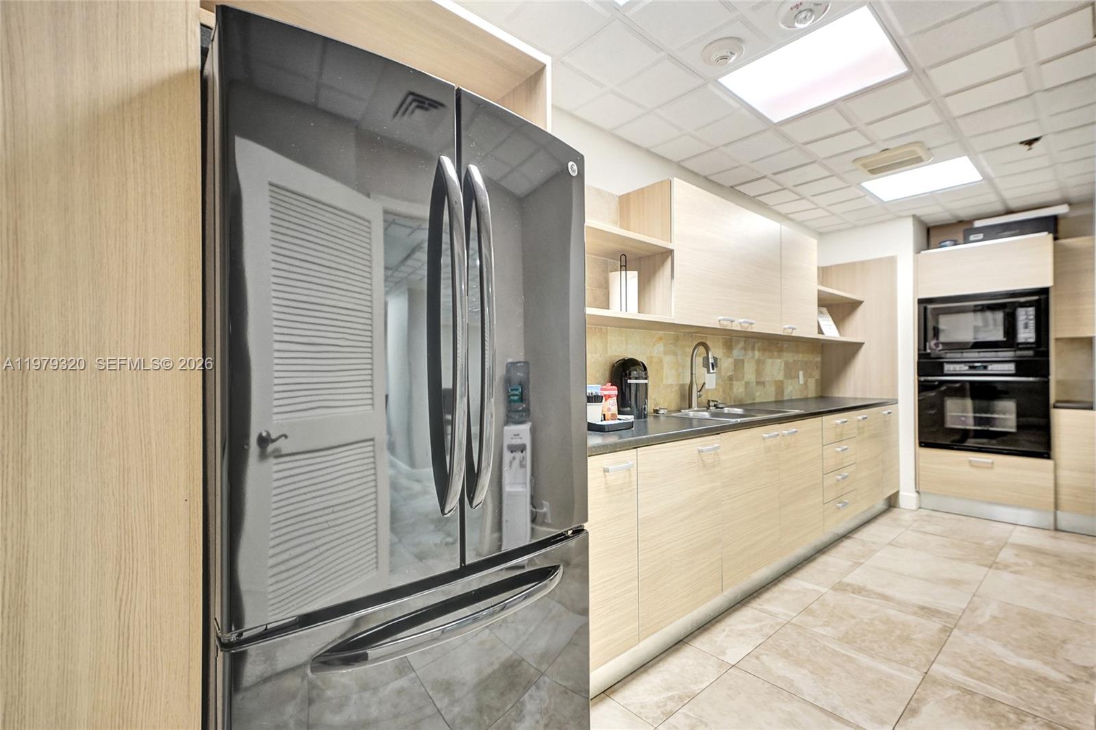 3530 Mystic Pointe Dr #415 Aventura, FL 33180