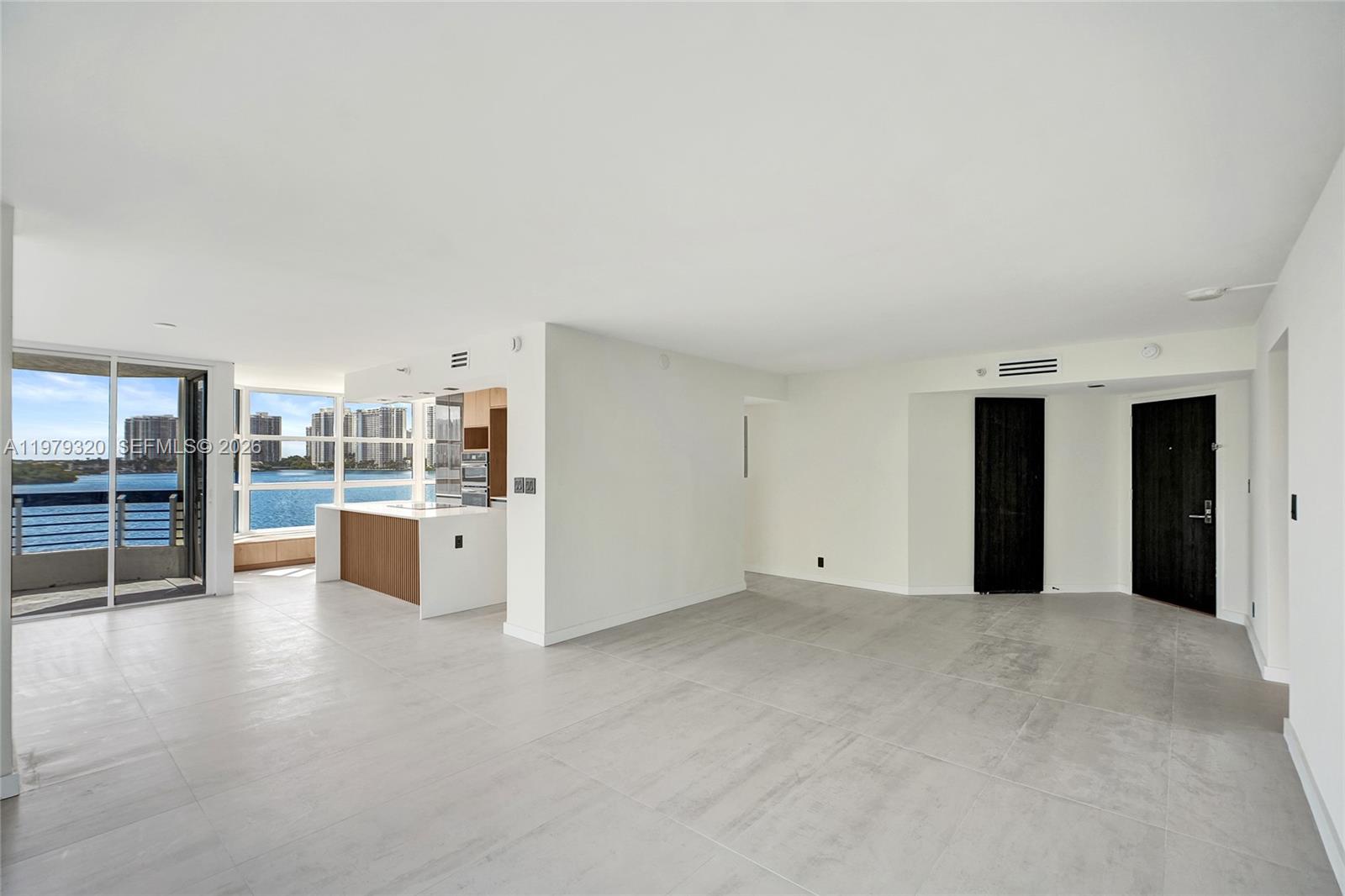 3530 Mystic Pointe Dr #415 Aventura, FL 33180