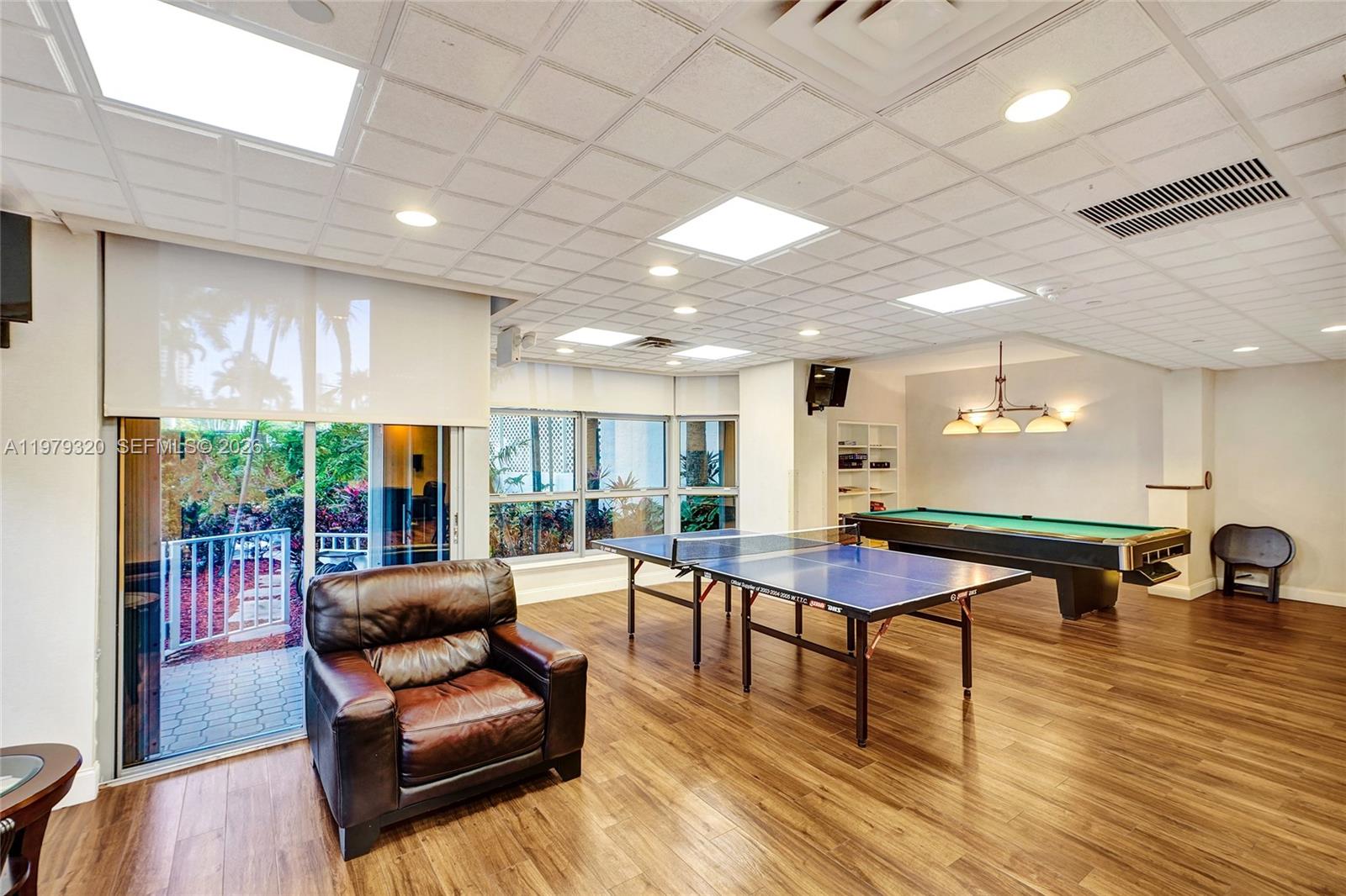 3530 Mystic Pointe Dr #415 Aventura, FL 33180