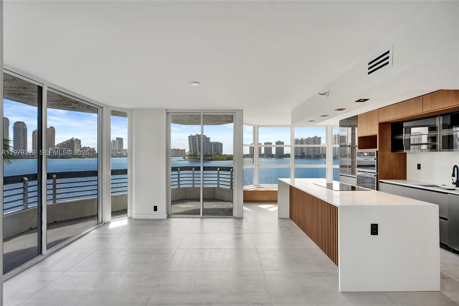 3530 Mystic Pointe Dr #415 Aventura, FL 33180