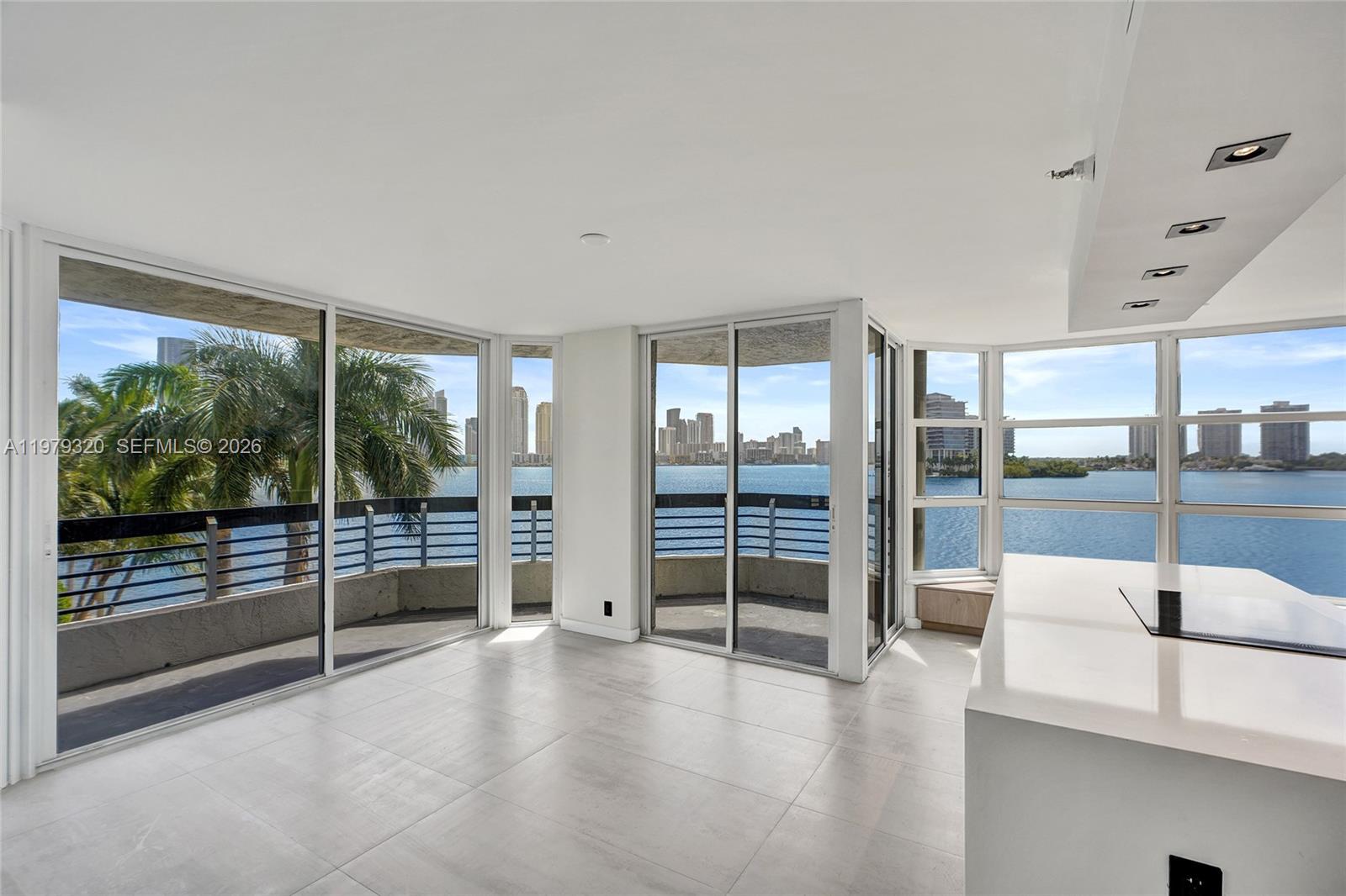 3530 Mystic Pointe Dr #415 Aventura, FL 33180