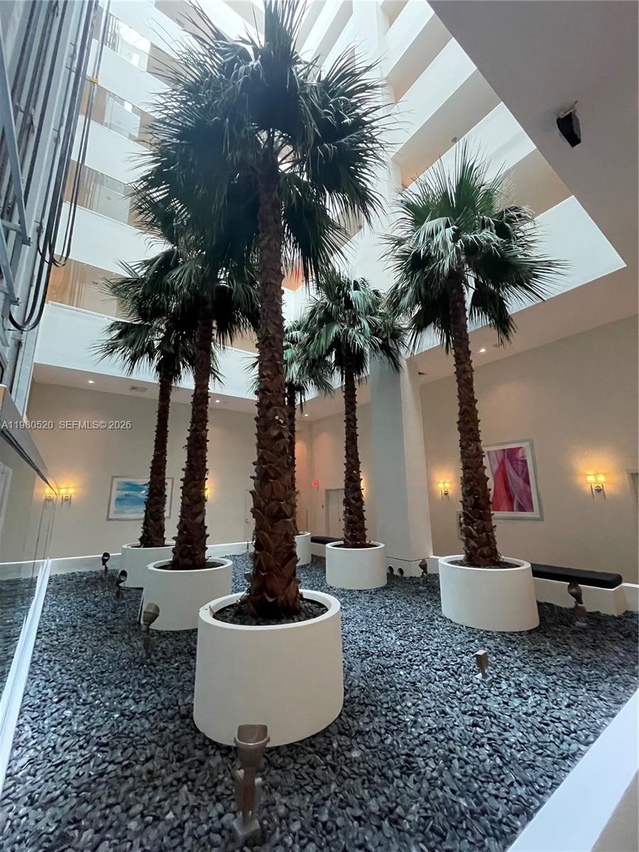 image The Atrium at Aventura21